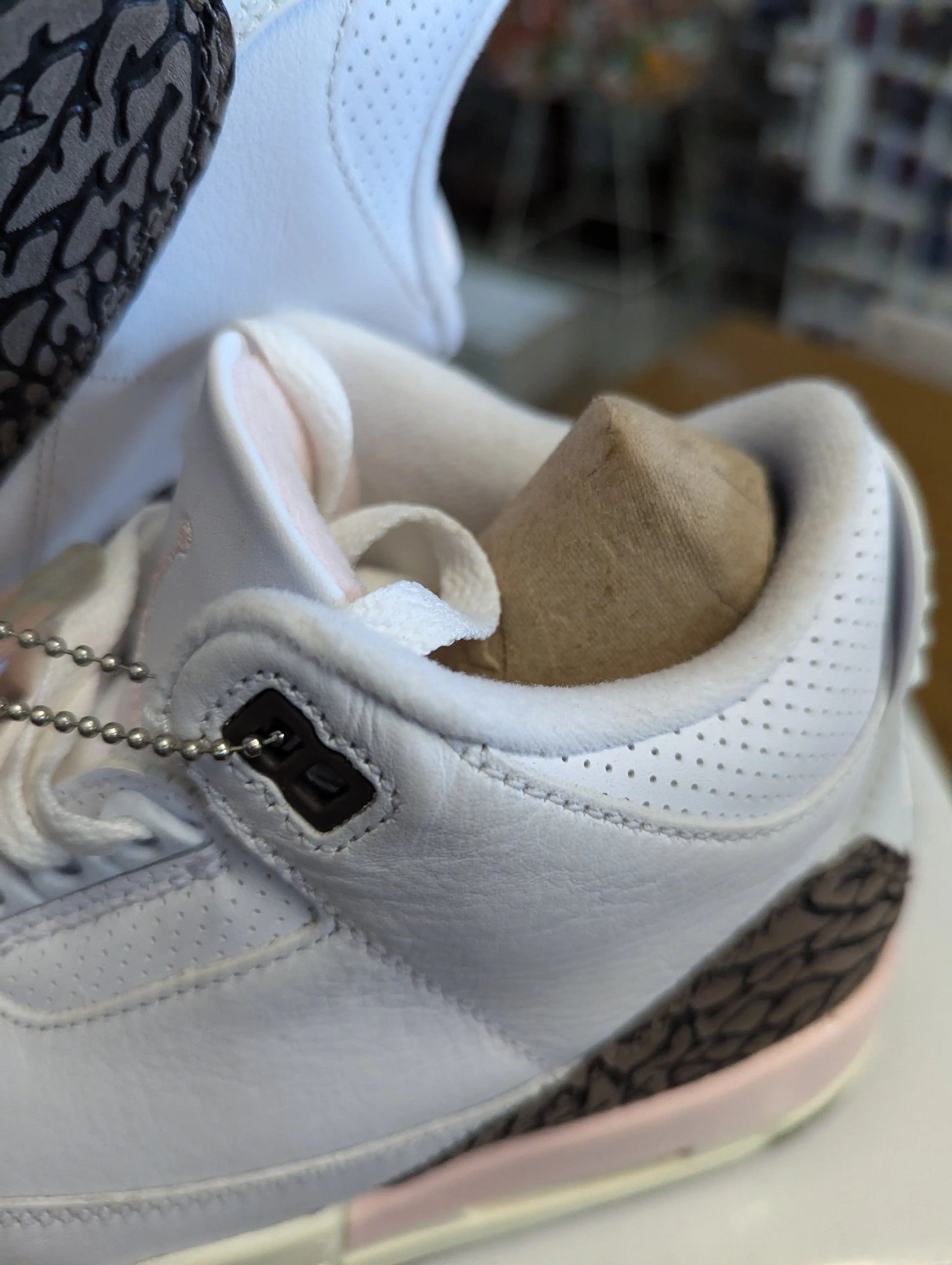 Air Jordan 3 'Neapolitan' White Sneaker, Size 6 used pre-owned CK9246-102 FRENLY BRICKS - Open 7 Days