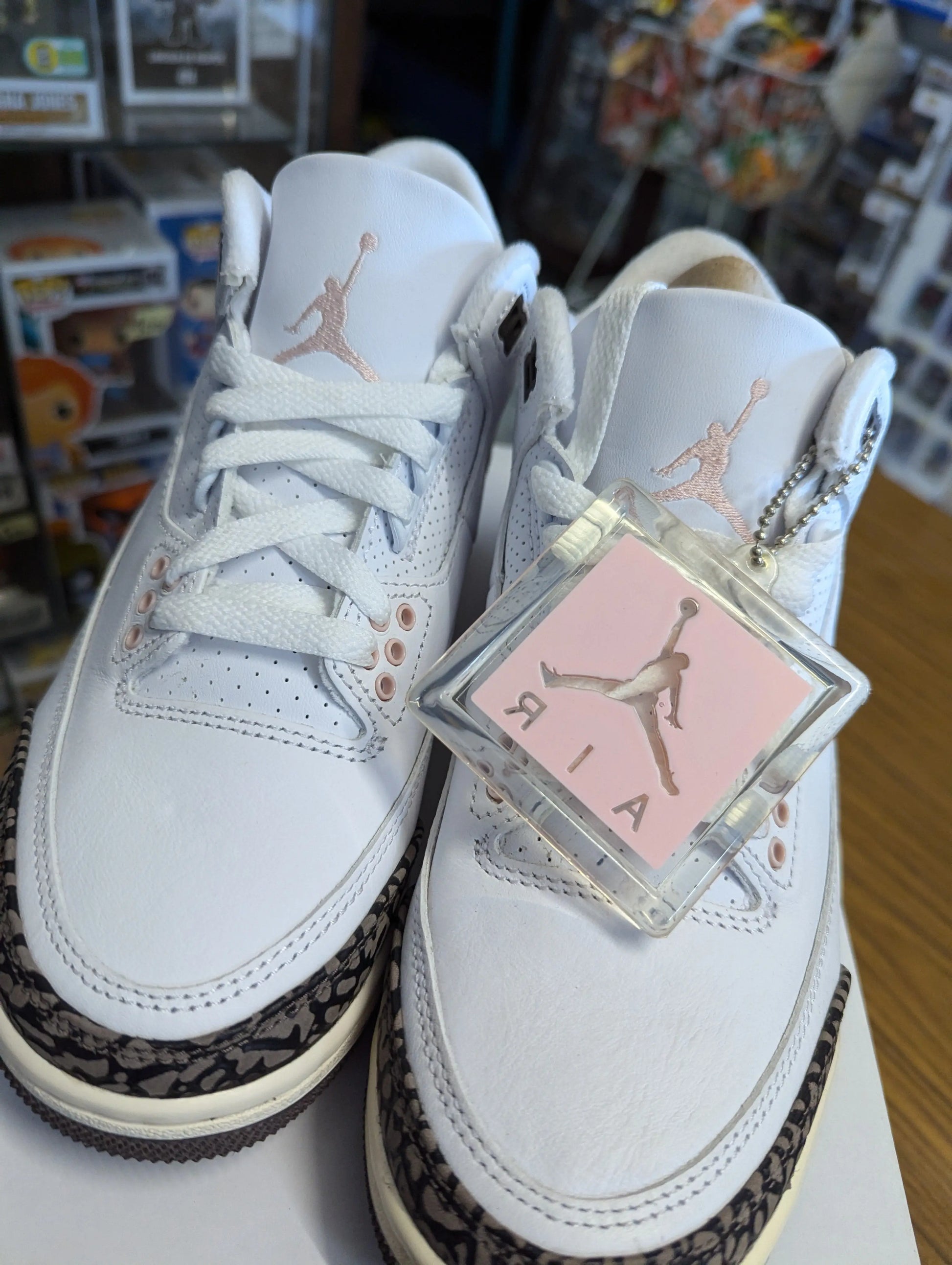 Air Jordan 3 'Neapolitan' White Sneaker, Size 6 used pre-owned CK9246-102 FRENLY BRICKS - Open 7 Days