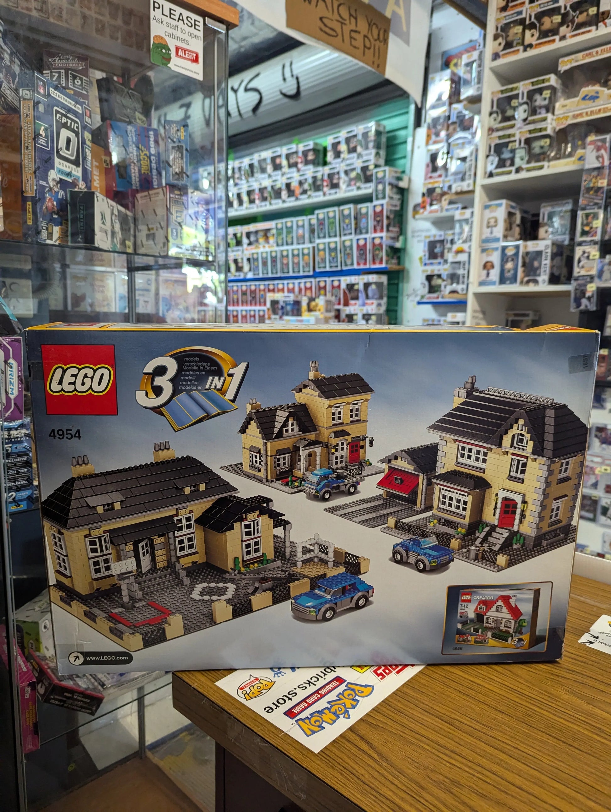 LEGO Creator Model Townhouse 4954 NEW SEALED RETIRED BOX DAMAGE SEE PICTURES FRENLY BRICKS - Open 7 Days