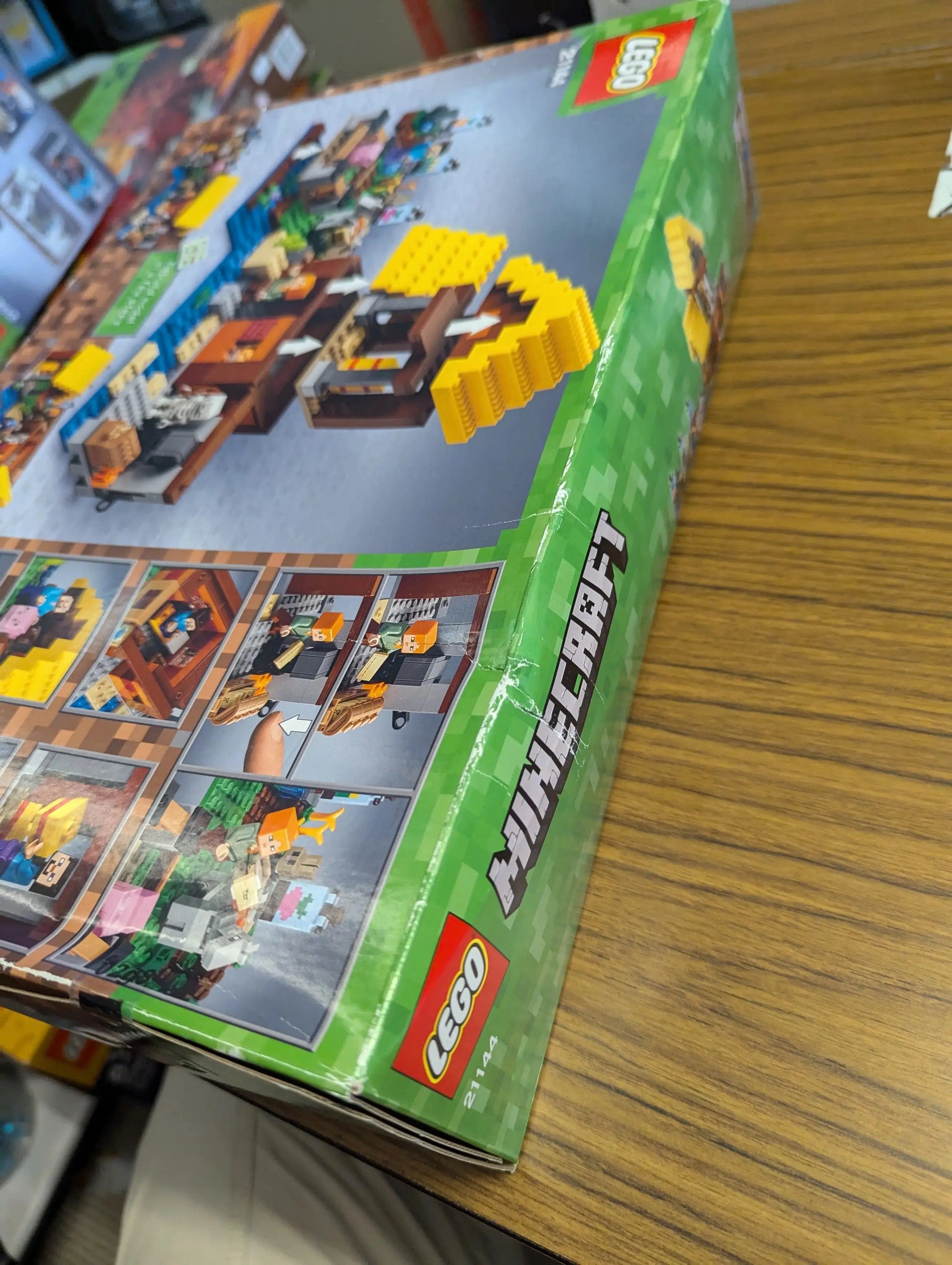 LEGO Minecraft 21144 The Farm Cottage BNIB New Sealed Damaged Box FRENLY BRICKS - Open 7 Days