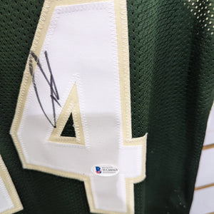 BUCKS GIANNIS #34 ANTETOKOUNMPO AUTOGRAPHED GREEN JERSEY BECKETT WITNESS FRENLY BRICKS - Open 7 Days