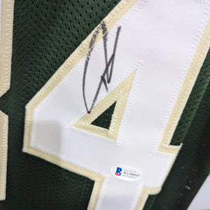 BUCKS GIANNIS #34 ANTETOKOUNMPO AUTOGRAPHED GREEN JERSEY BECKETT WITNESS FRENLY BRICKS - Open 7 Days