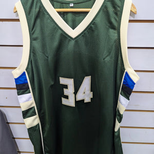 BUCKS GIANNIS #34 ANTETOKOUNMPO AUTOGRAPHED GREEN JERSEY BECKETT WITNESS FRENLY BRICKS - Open 7 Days