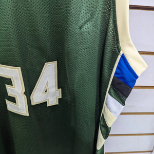 BUCKS GIANNIS #34 ANTETOKOUNMPO AUTOGRAPHED GREEN JERSEY BECKETT WITNESS FRENLY BRICKS - Open 7 Days