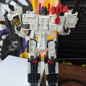 Transformers Generations Metroplex ko FRENLY BRICKS - Open 7 Days