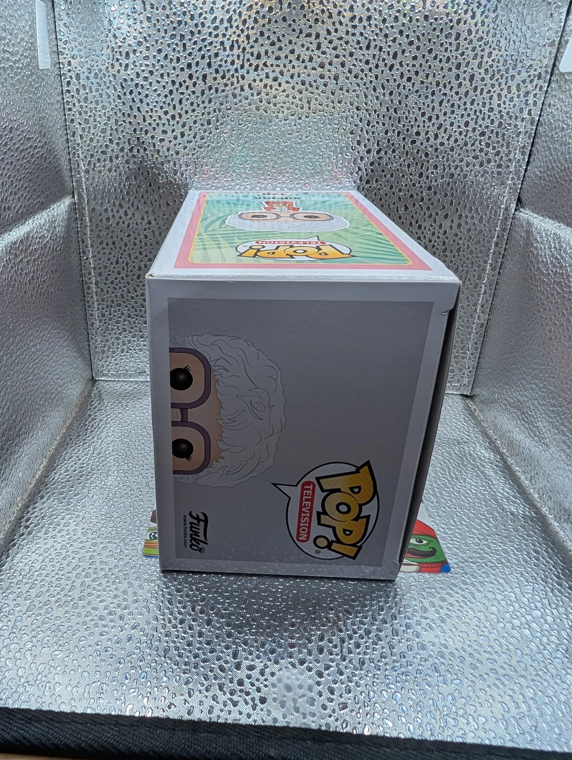 FUNKO POP TELEVISION THE GOLDEN GIRLS #329 SOPHIA (GLITTER) VAULTED VINYL FRENLY BRICKS - Open 7 Days