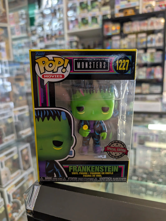 Frankenstein (1931) - Frankenstein with Flower Blacklight Pop! Vinyl Figure FRENLY BRICKS - Open 7 Days