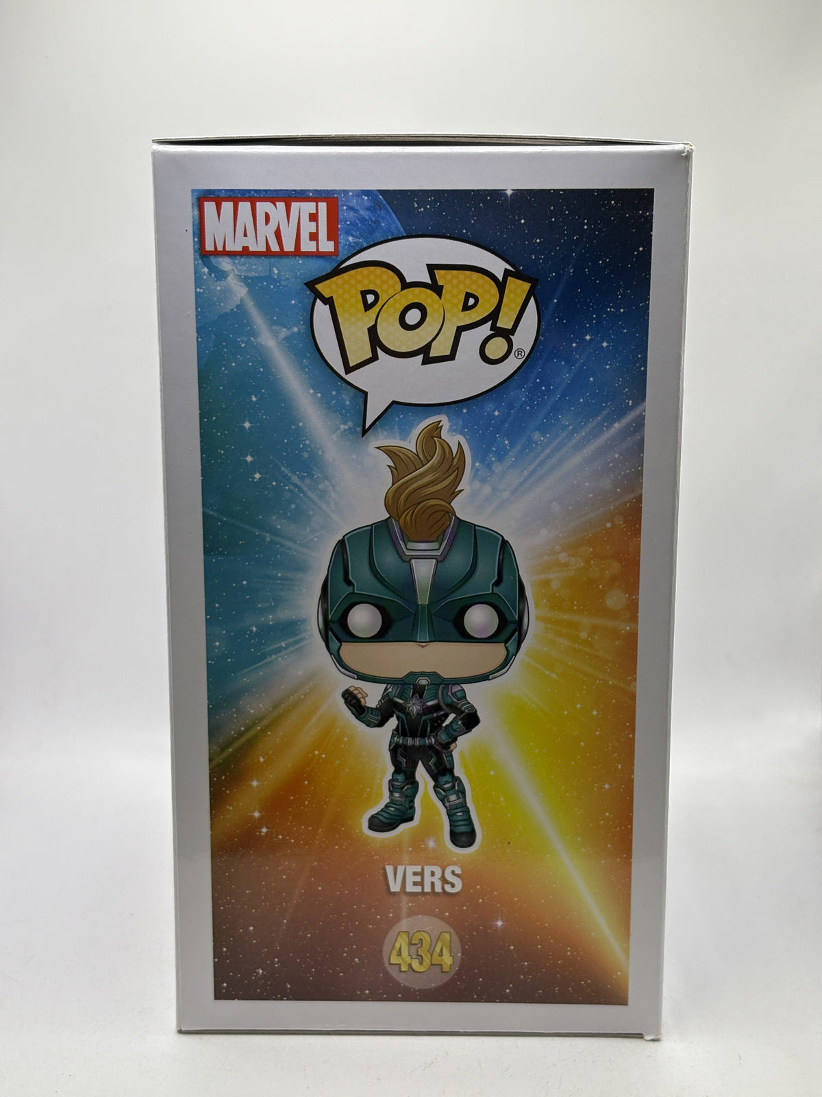 Funko POP! Marvel Captain Marvel #434 Vers Bobble-Head Special Edition — left image 4