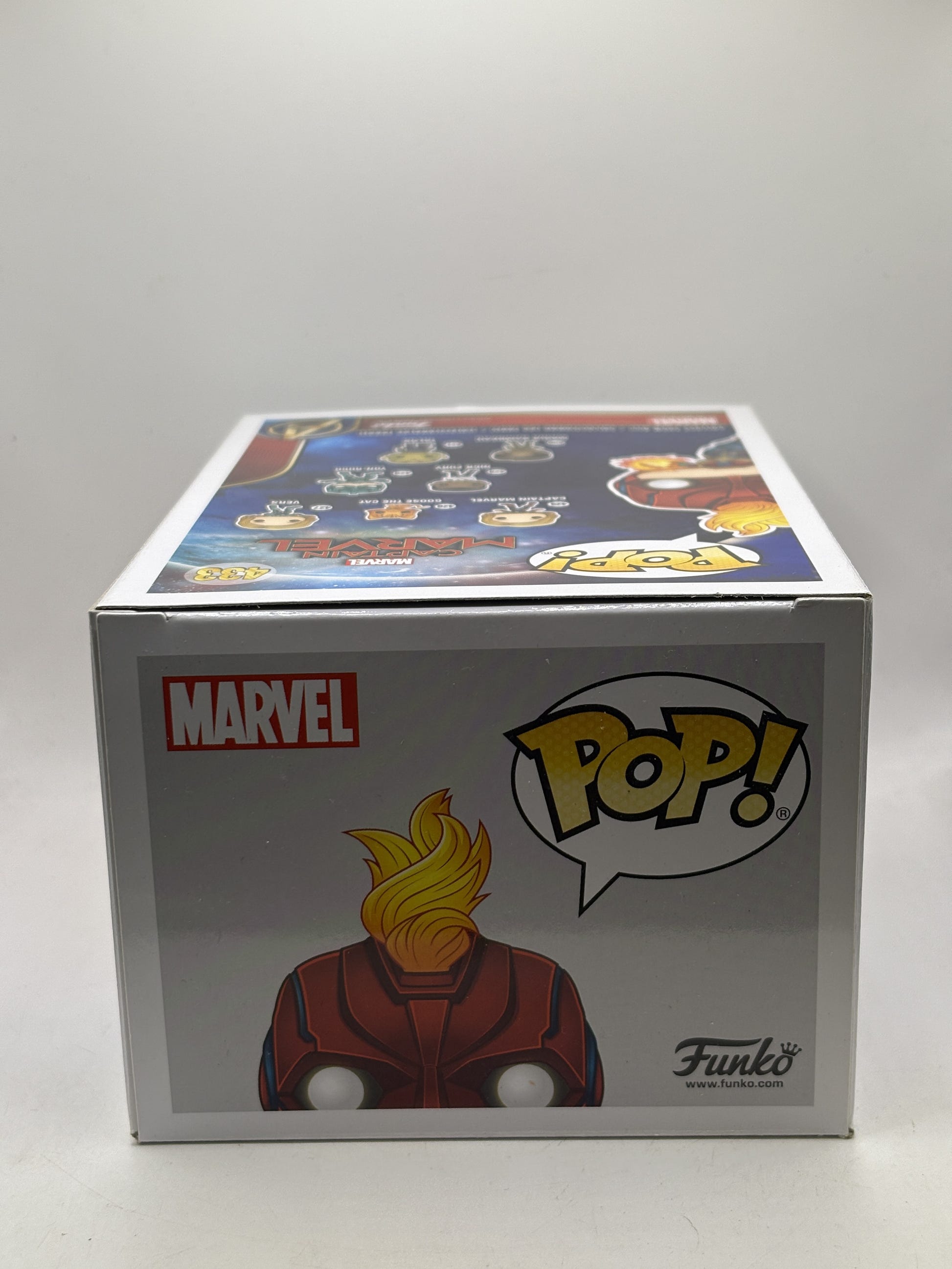 Funko POP! Marvel Captain Marvel #433 Captain Marvel Bobble-Head Glow in the Dark — top image 5