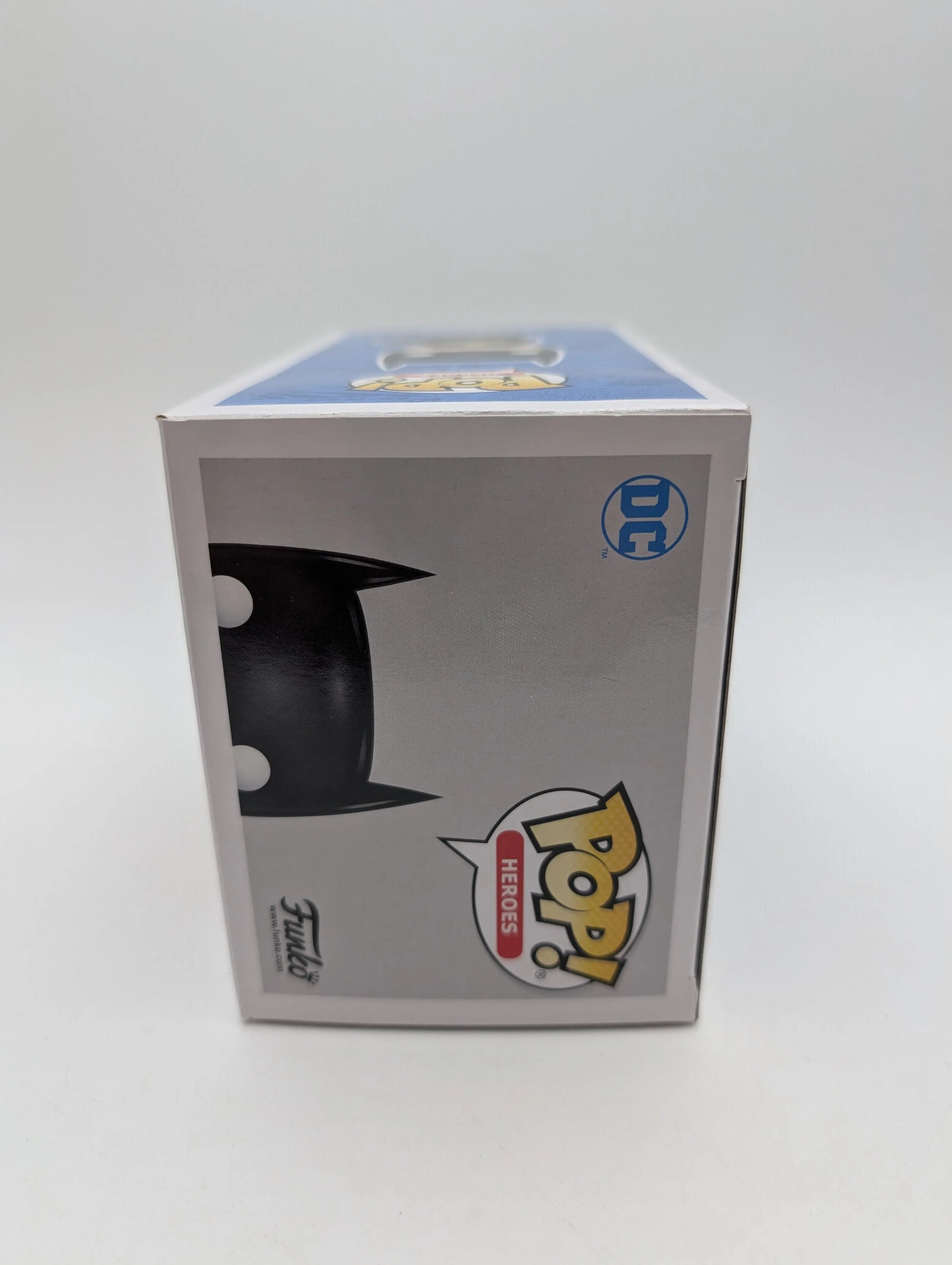 Batman (Orange Chrome) 144 ~ DC Super Heroes ~ Funko Pop Vinyl ~ 2018 Fall Con FRENLY BRICKS - Open 7 Days