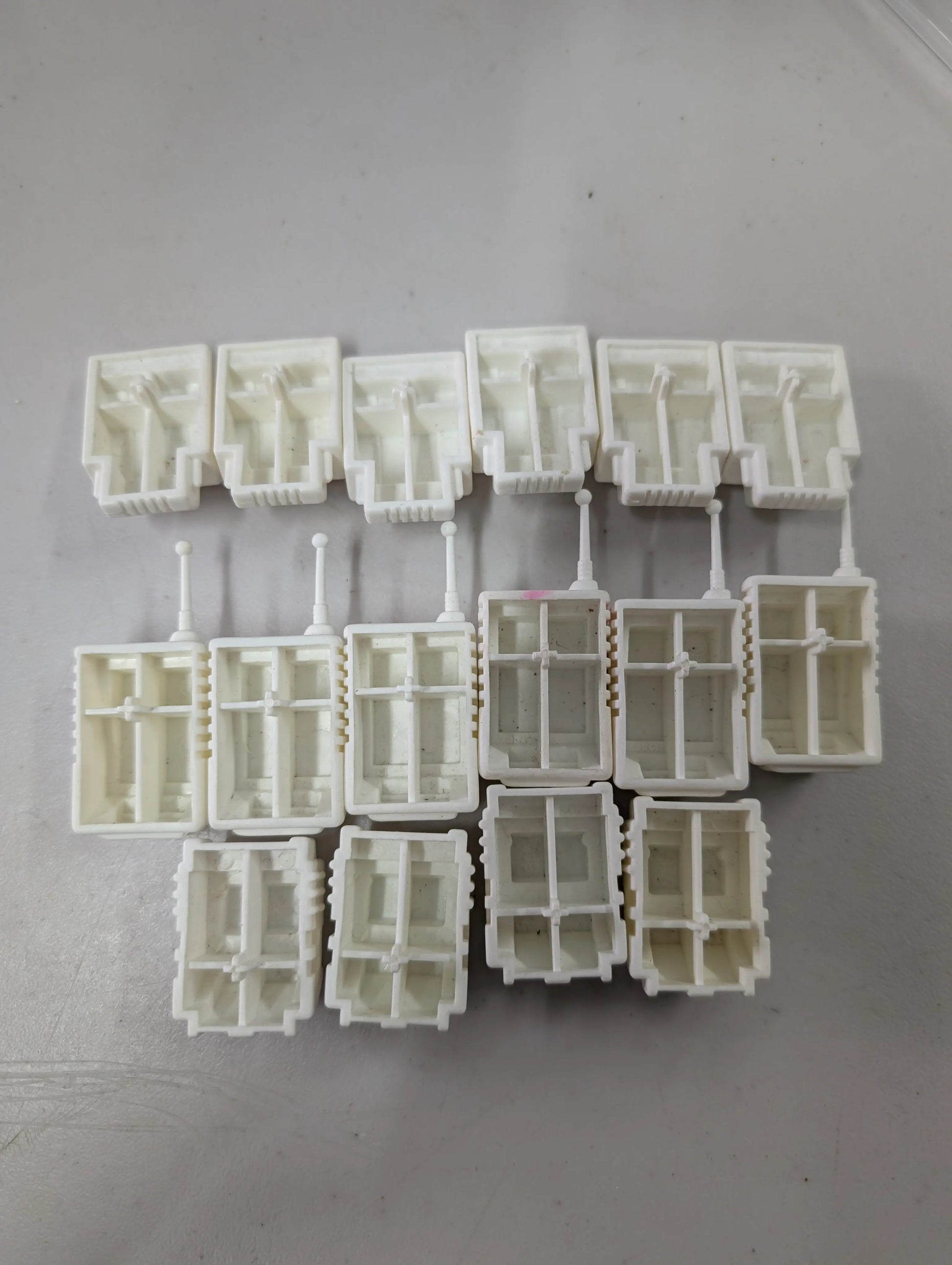 GI Joe 90-94 Accessories Lot of White Action Figure Backpacks FRENLY BRICKS - Open 7 Days