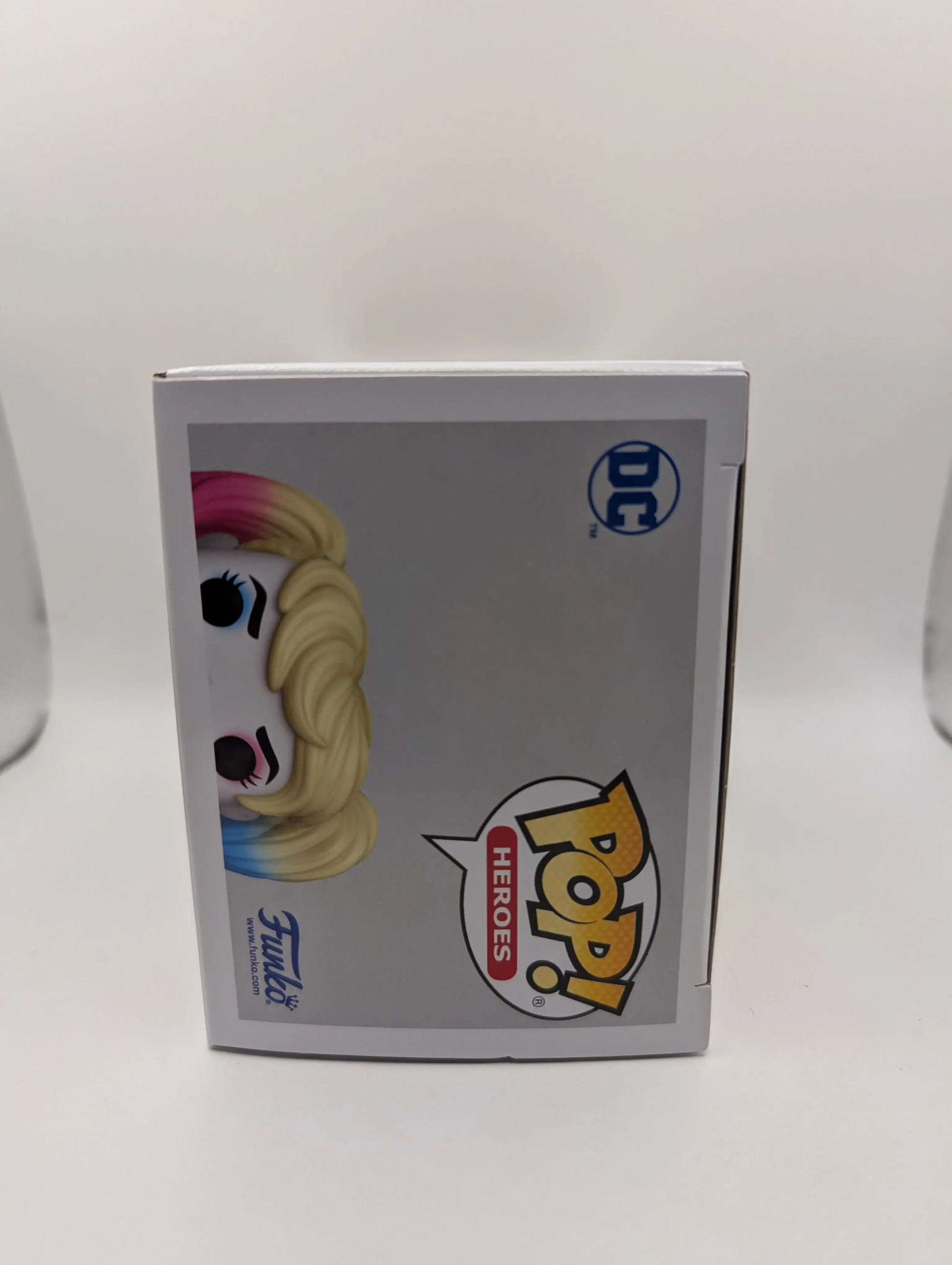DC Comics - Harley Quinn with Bat Pop! Vinyl Figure #451 Funko FRENLY BRICKS - Open 7 Days image 5