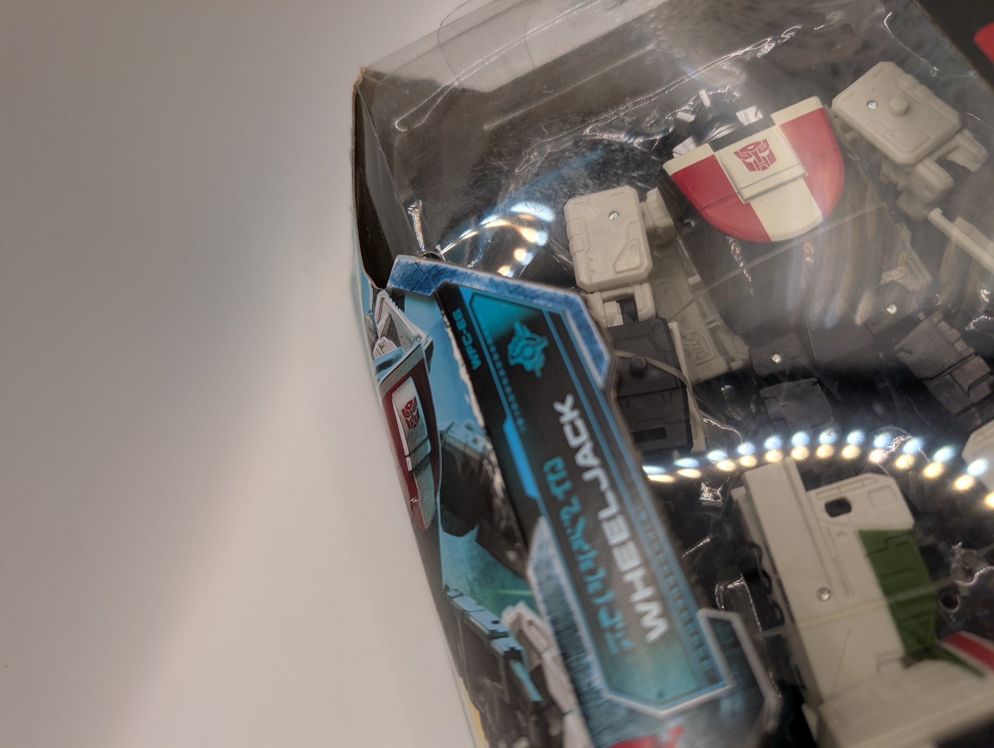 Hasbro Transformers War for Cybertron: Earthrise Deluxe - Wheeljack Action Figure FRENLY BRICKS - Open 7 Days