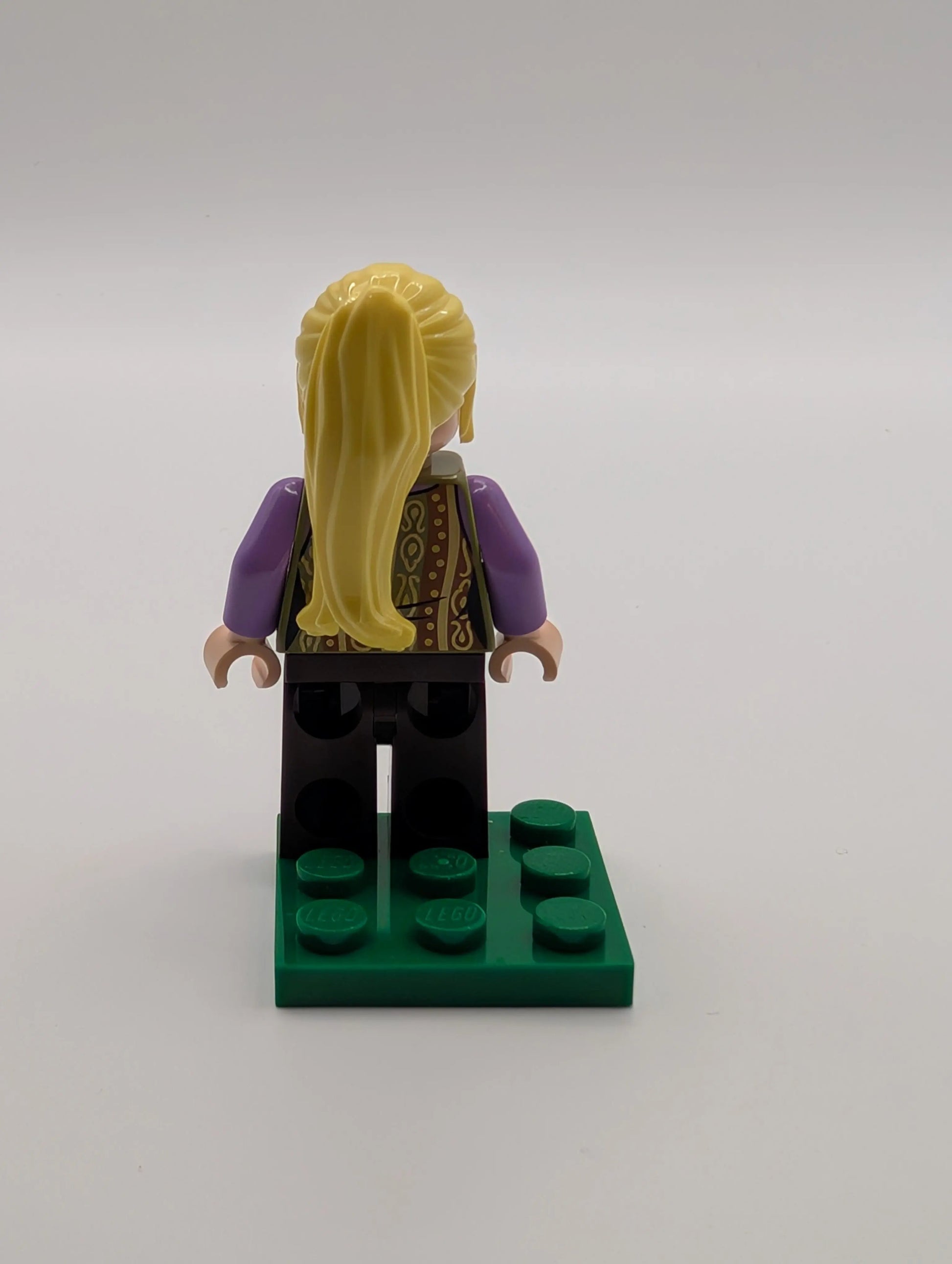LEGO Friends TV - Phoebe Buffay Minifigure from set 21319 (idea061) FRENLY BRICKS - Open 7 Days