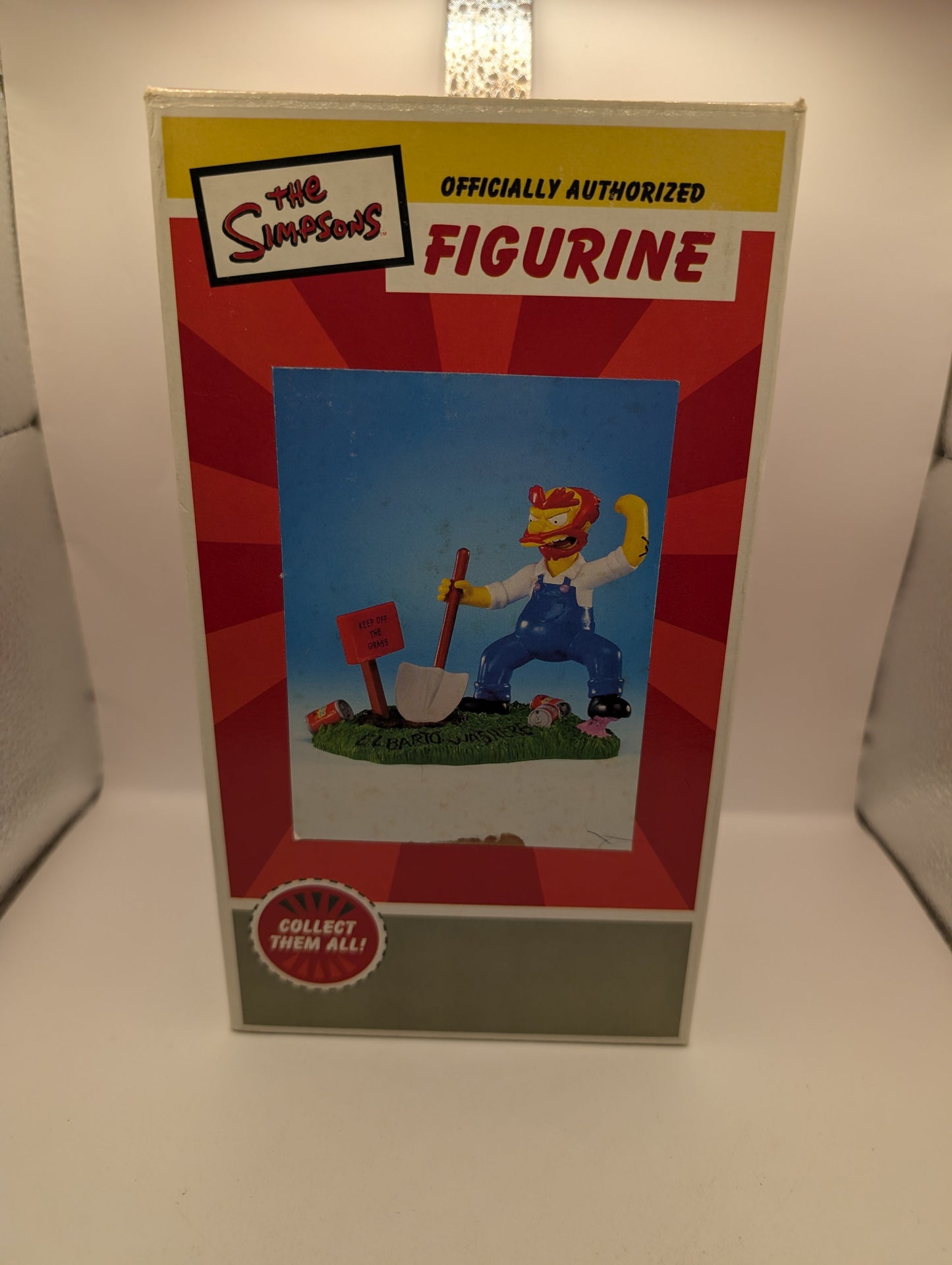 The Simpsons sculpture "Make Way for Willie"  Springfield citizens sculpture with Box FRENLY BRICKS - Open 7 Days