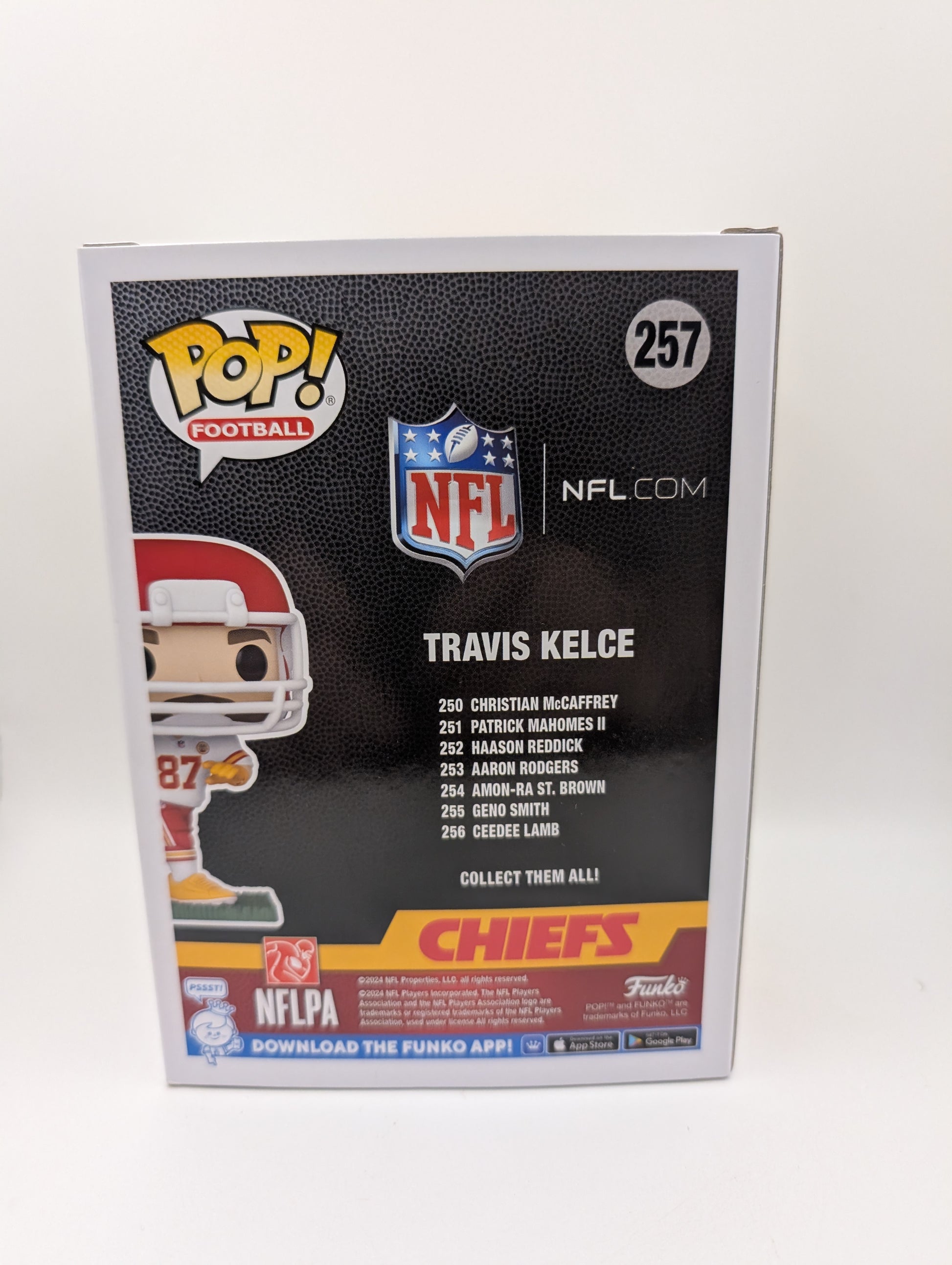 Travis Kelce Pop 257 - The Chiefs NFL Funko Pop! 2024  Taylor Swift Bracelet On