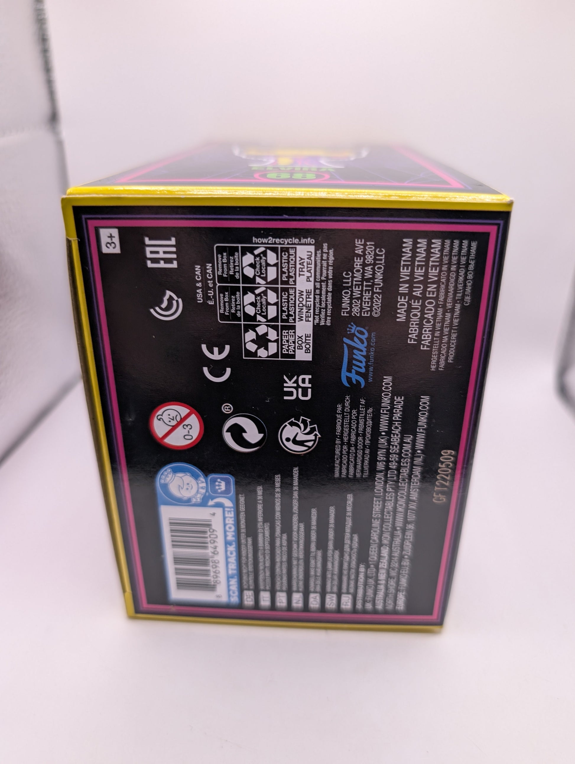 Elvira: Mistress of the Dark - Elvira Blacklight Pop! Vinyl Figure (RS) #68 FRENLY BRICKS - Open 7 Days