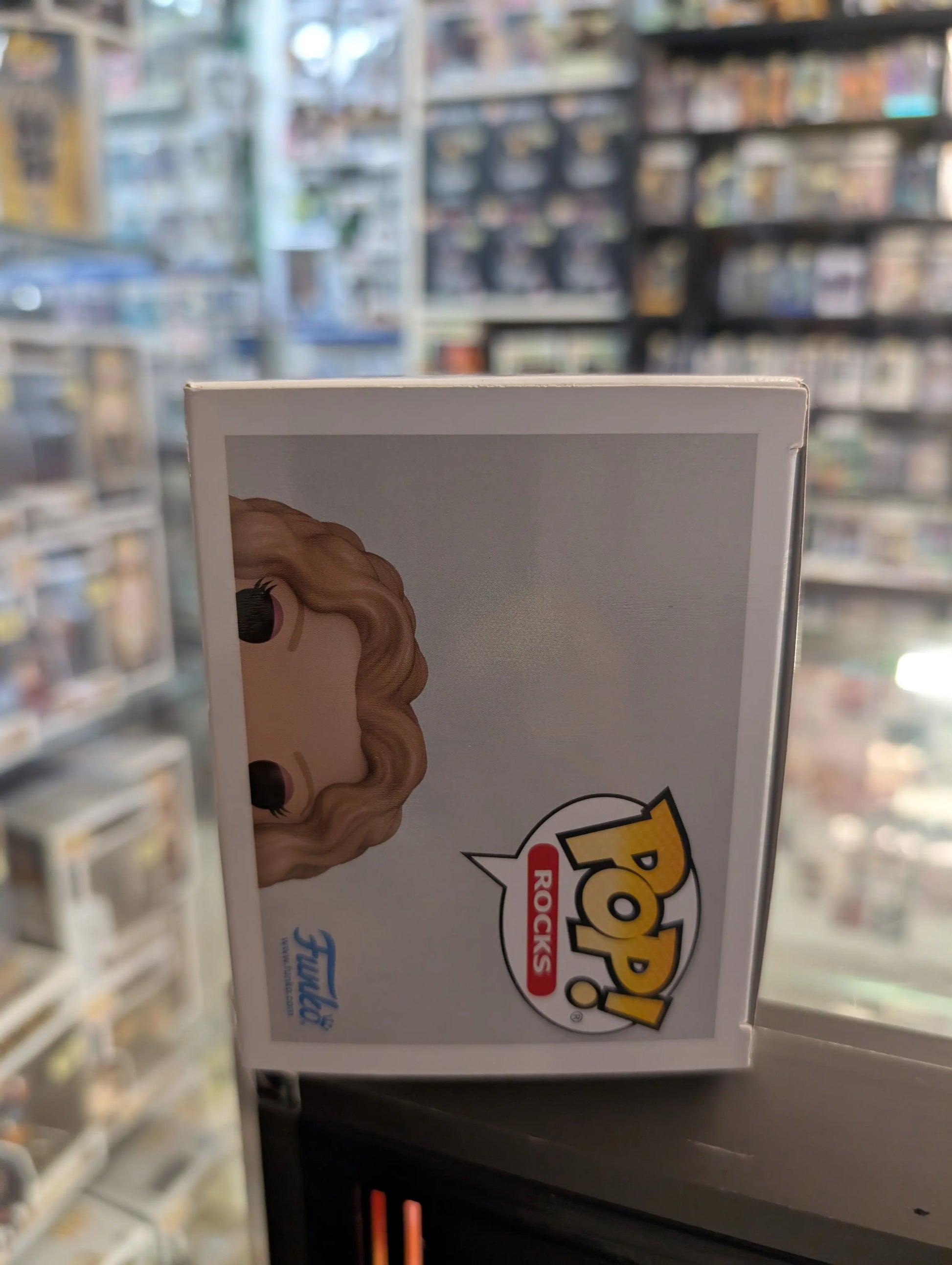 Funko POP! Rocks: Shakira - (Super Bowl)-393 FRENLY BRICKS - Open 7 Days