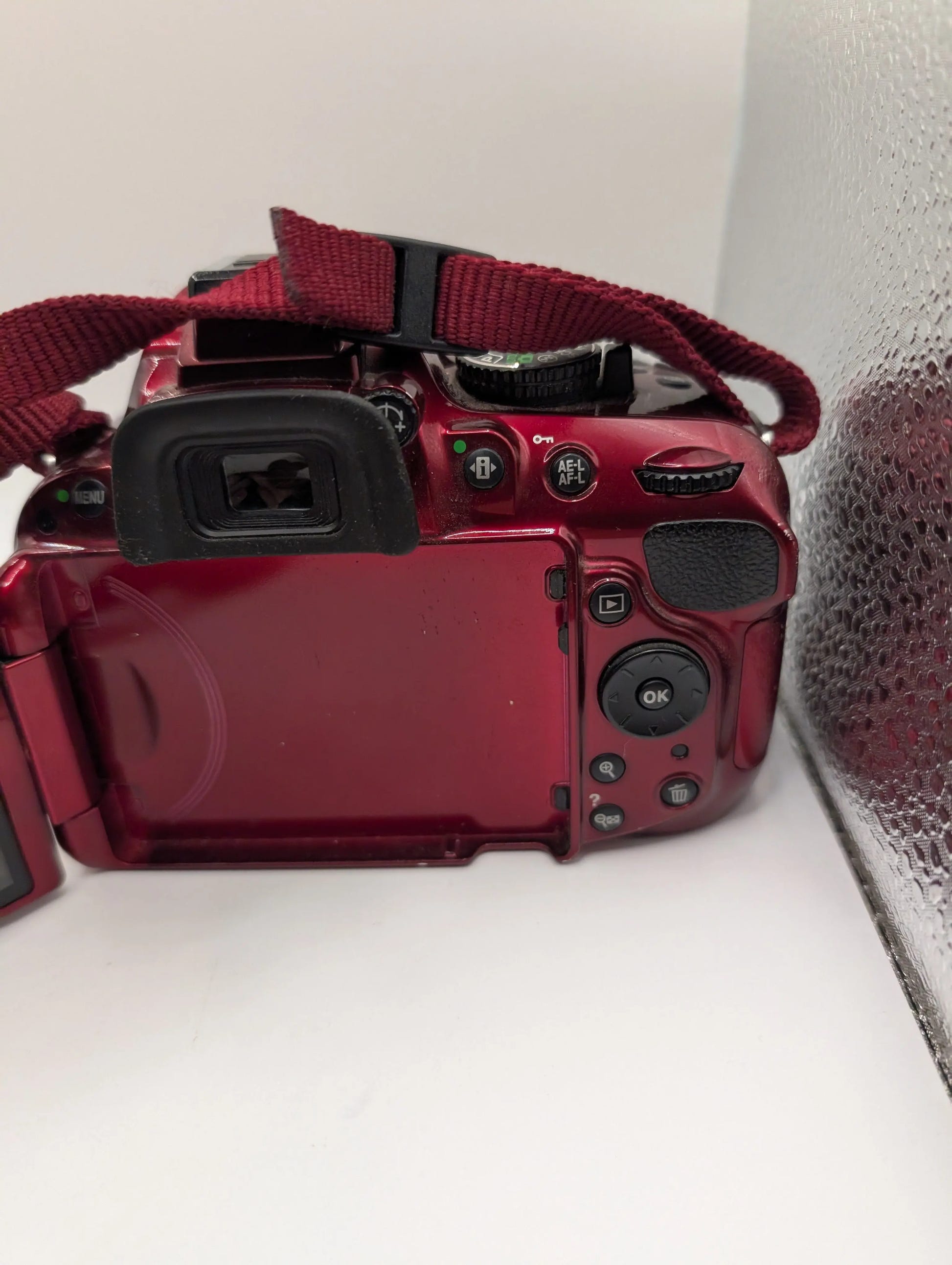 Nikon D5200 Digital Camera Red 24.1 Megapixel 3.2" No battery Untested FRENLY BRICKS - Open 7 Days image 12