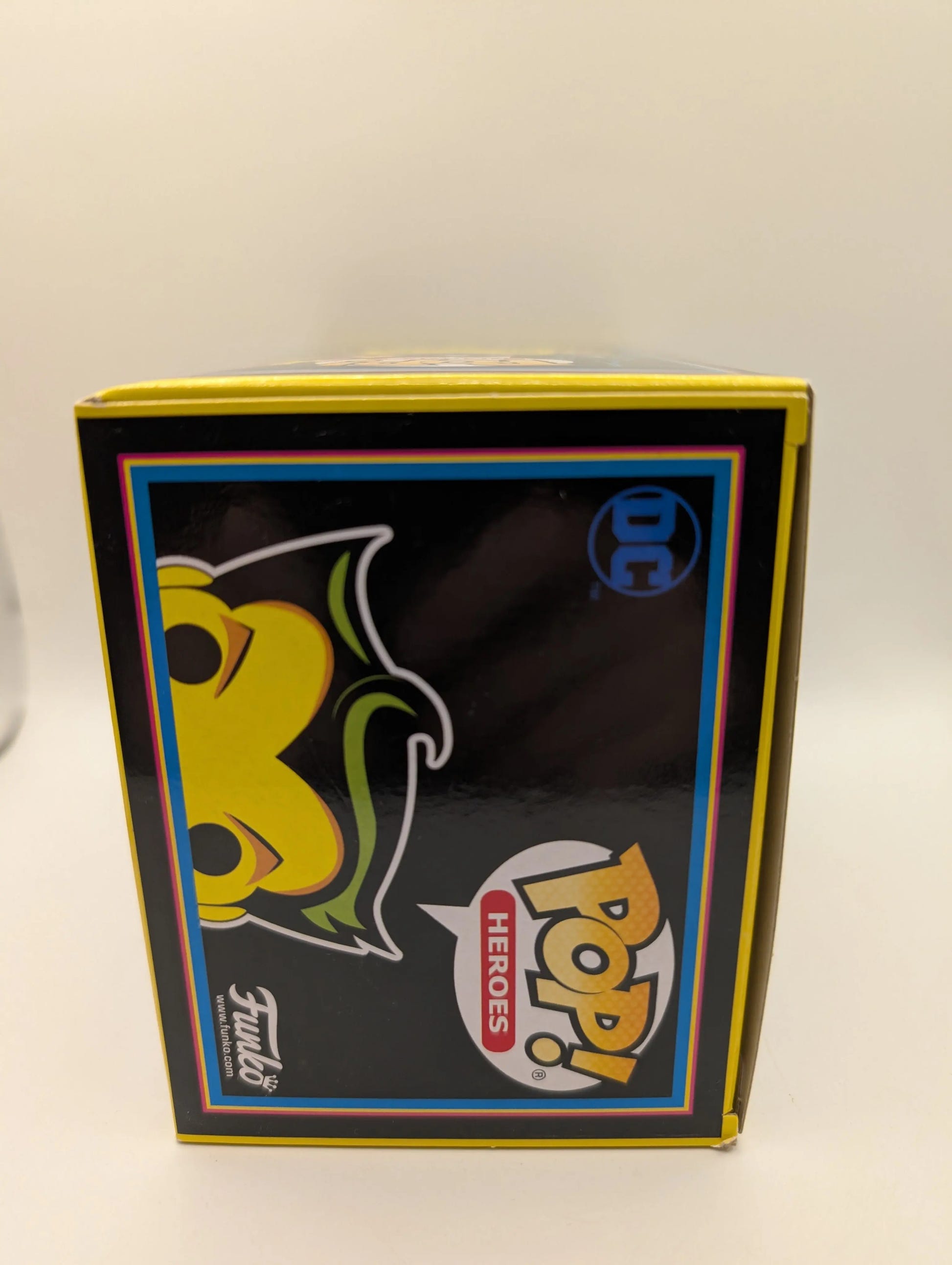 Funko Pop! Heroes - The Joker - Vinyl Figure #370 Black Light Glow FRENLY BRICKS - Open 7 Days image 5
