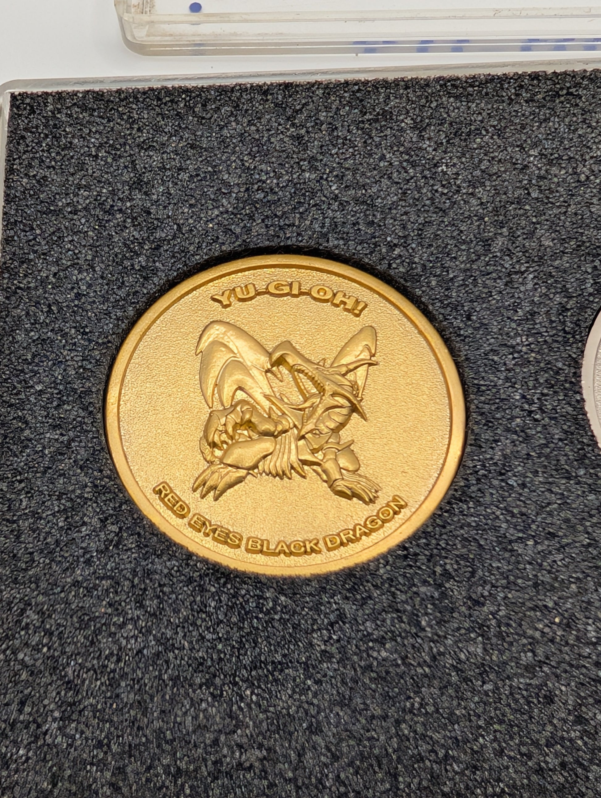 YuGiOh TOEI Blue Eyes Red Eye Vintage Monster Coin Medal MOVIE Promo Japan CN022 FRENLY BRICKS - Open 7 Days