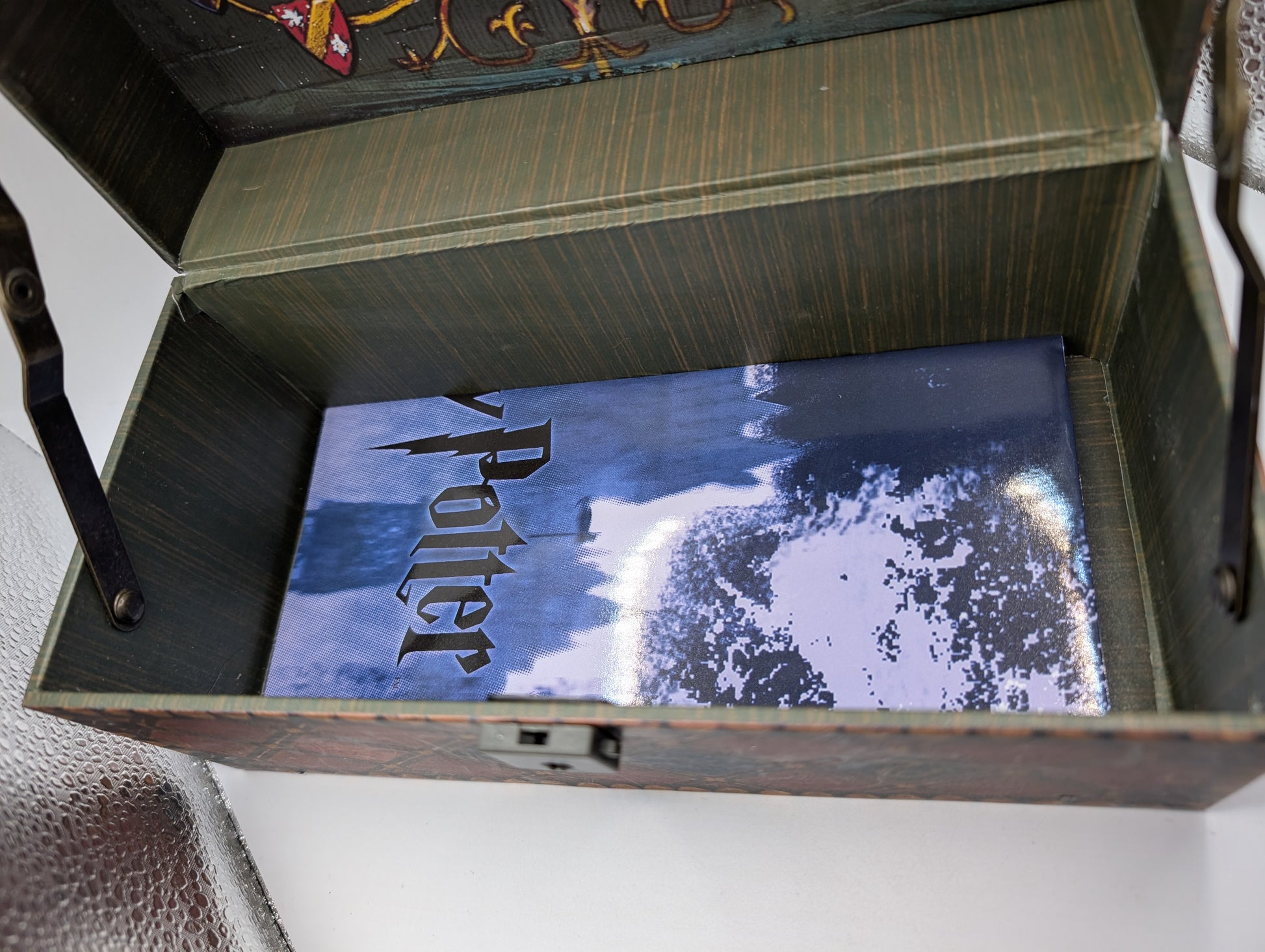 Harry Potter Collectible Quidditch Set Complete With Poster & Keys