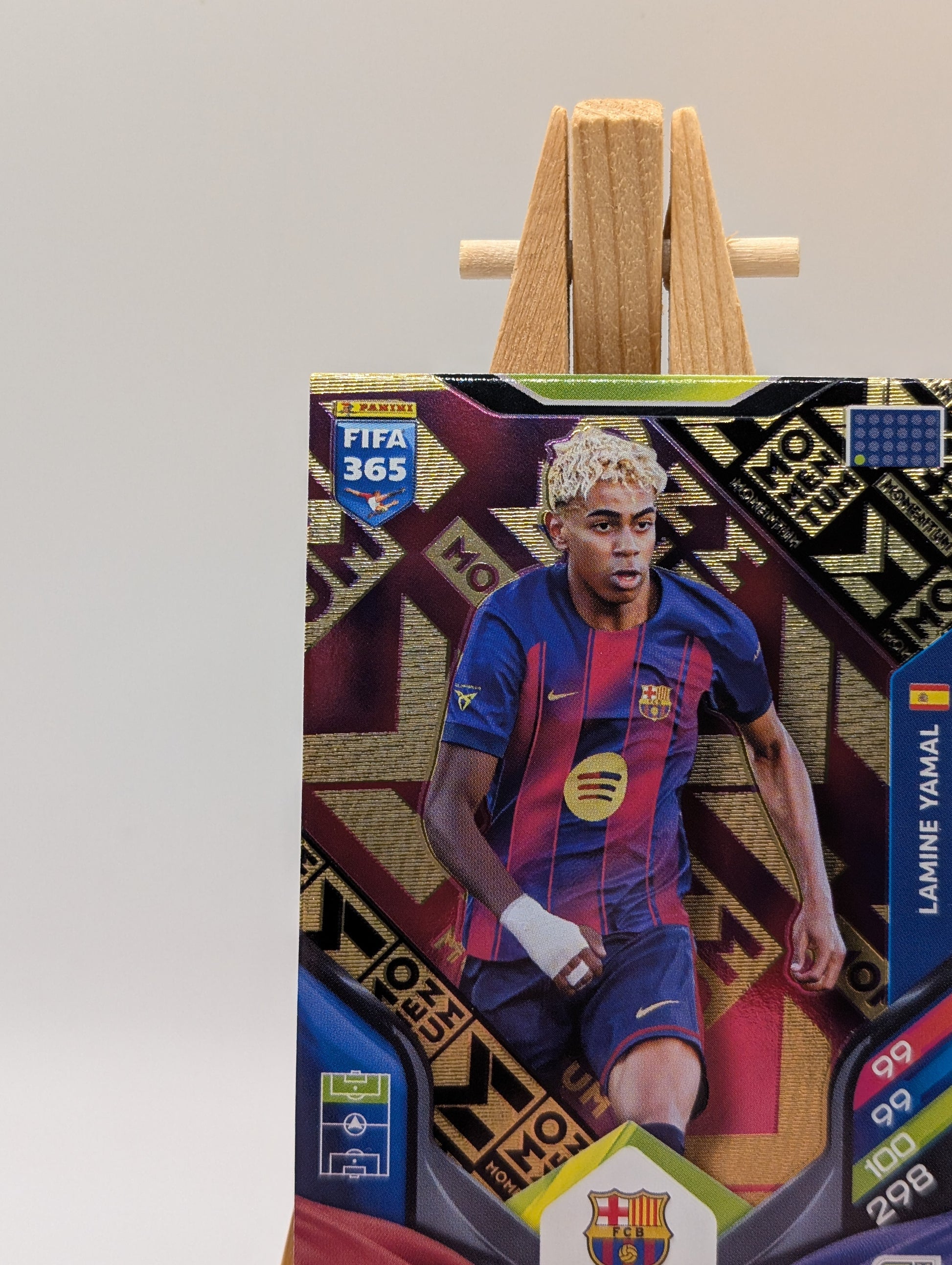 Panini FIFA 365 Adrenalyn XL 2026 Lamine Yamal Momentum Very Rare card