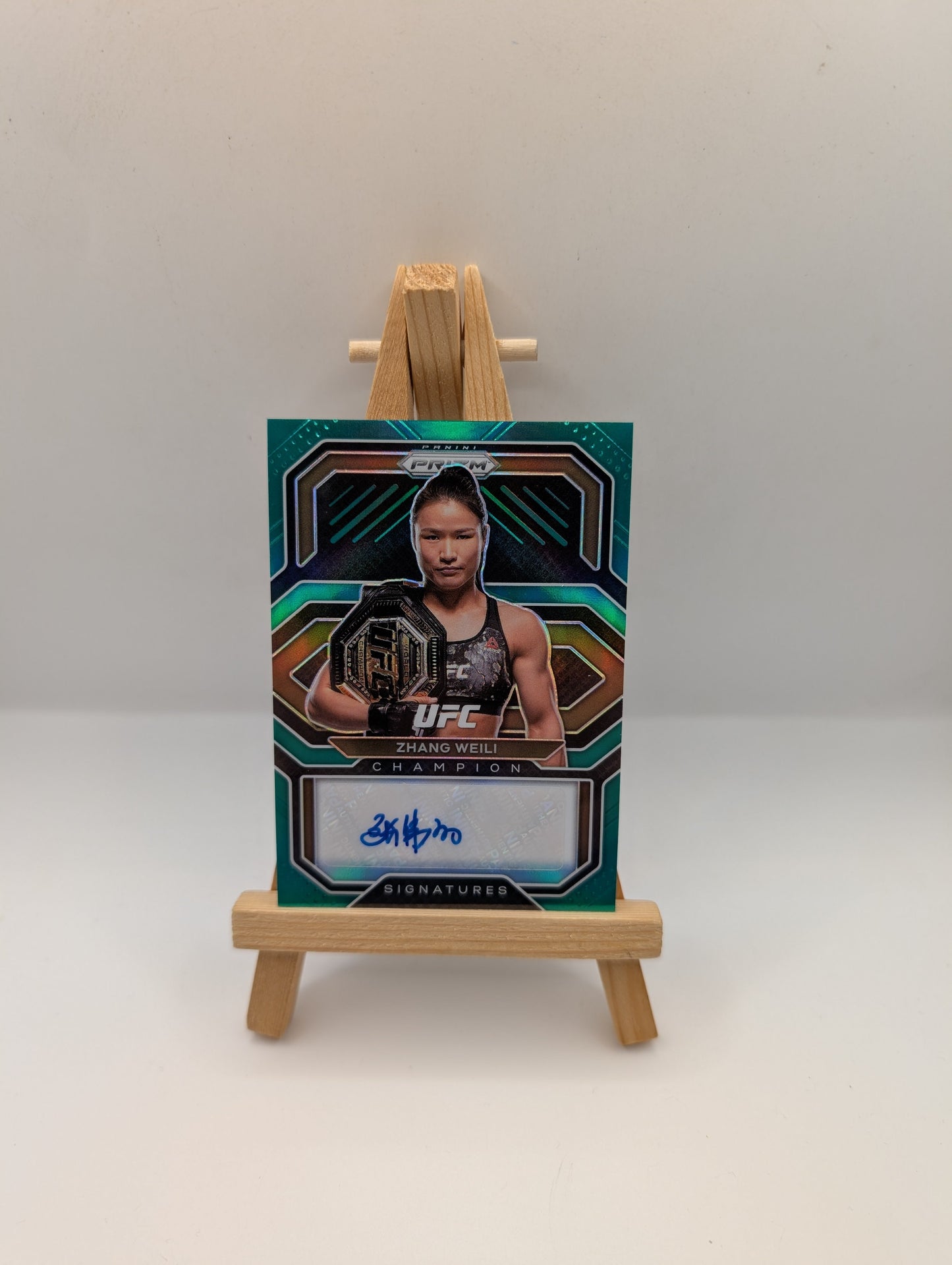 Zhang Weili Champion Signatures Auto Green Prizm - 2021 Panini Prizm UFC - TY FRENLY BRICKS - Open 7 Days