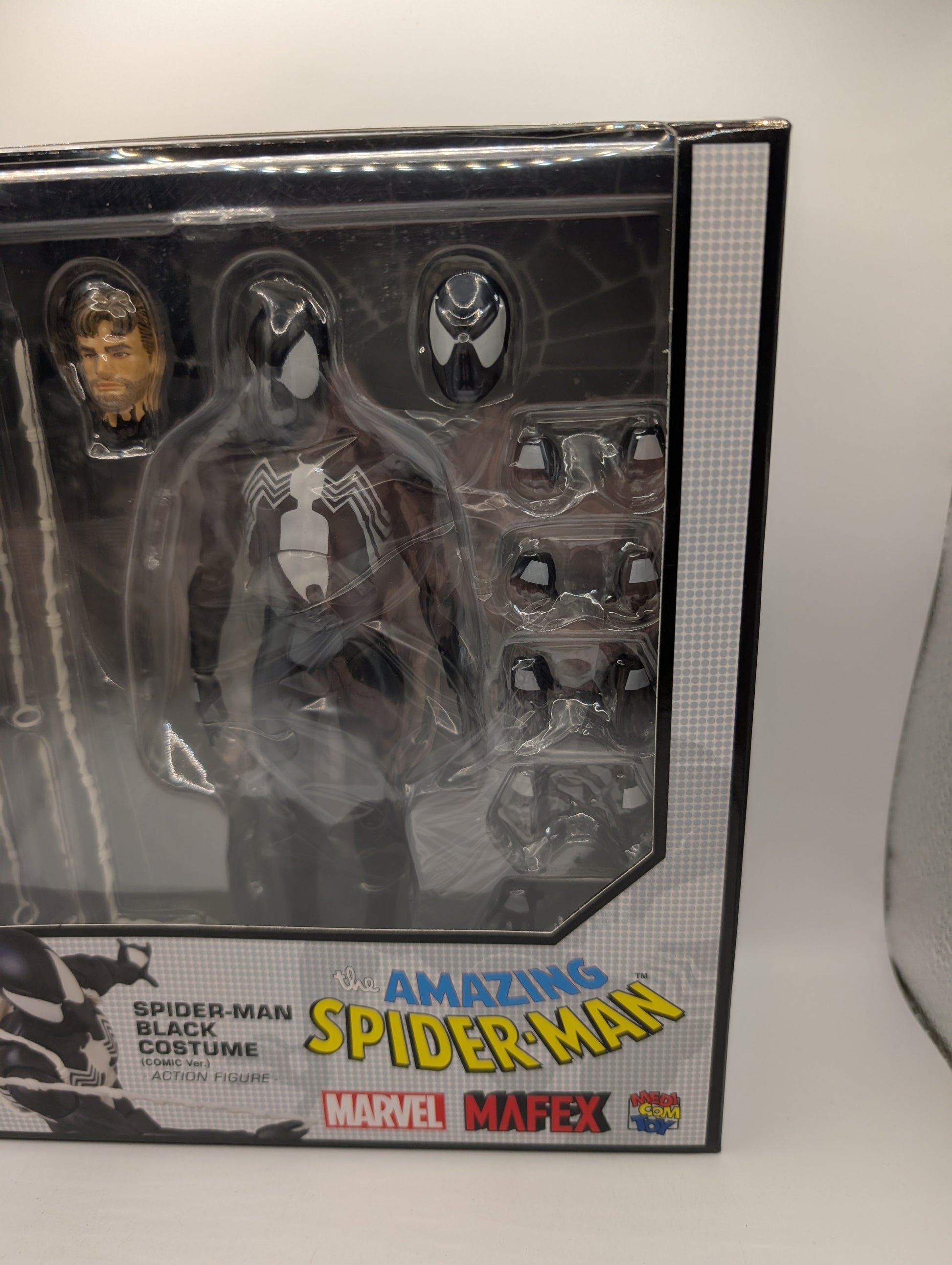 MAFEX Black Suit SPIDER-MAN Symbiote/Secret Wars COMIC Ver. No.147 Action Figure FRENLY BRICKS - Open 7 Days