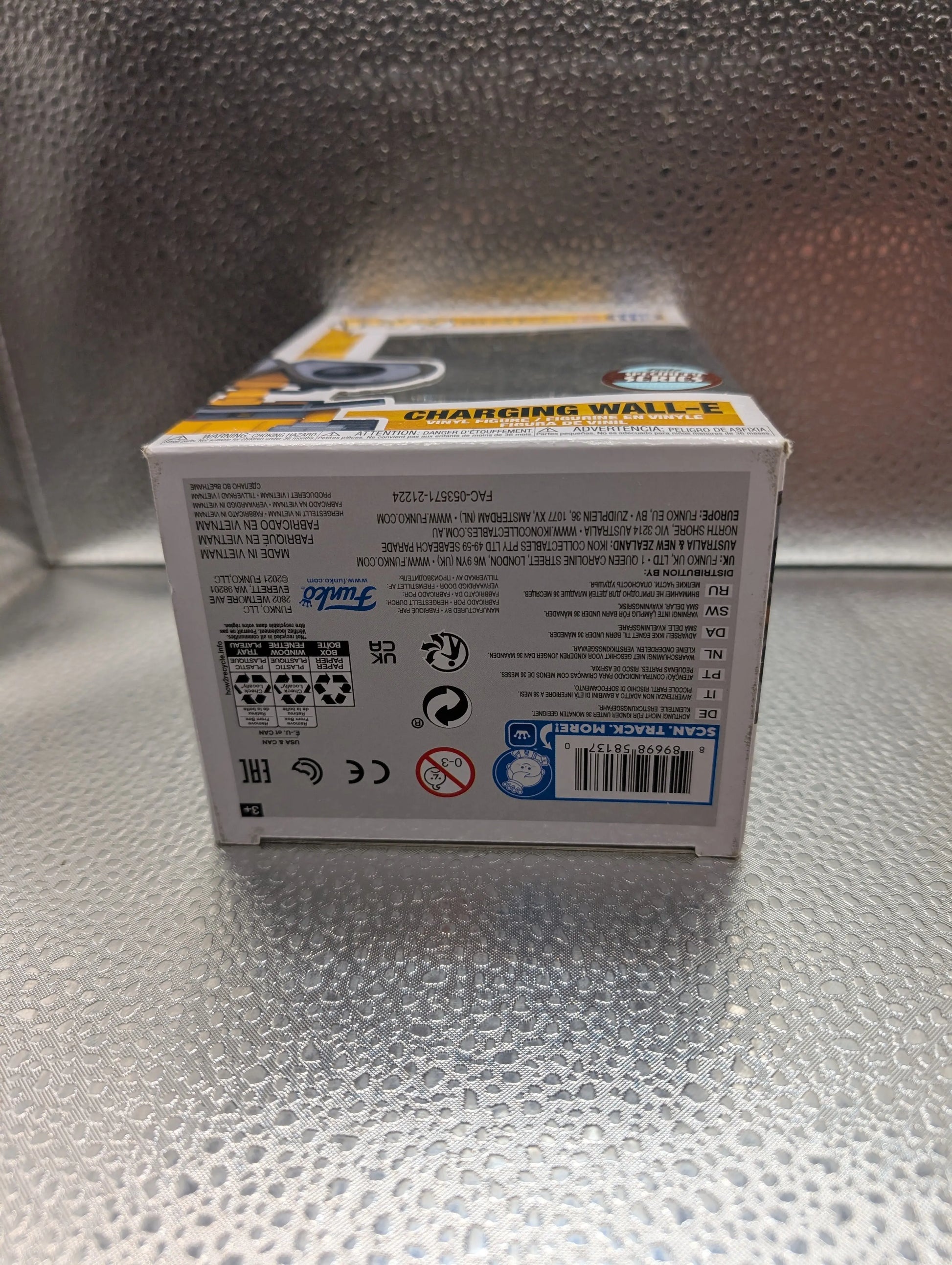 FUNKO Pop Vinyl Charging WALL-E #1119 FRENLY BRICKS - Open 7 Days