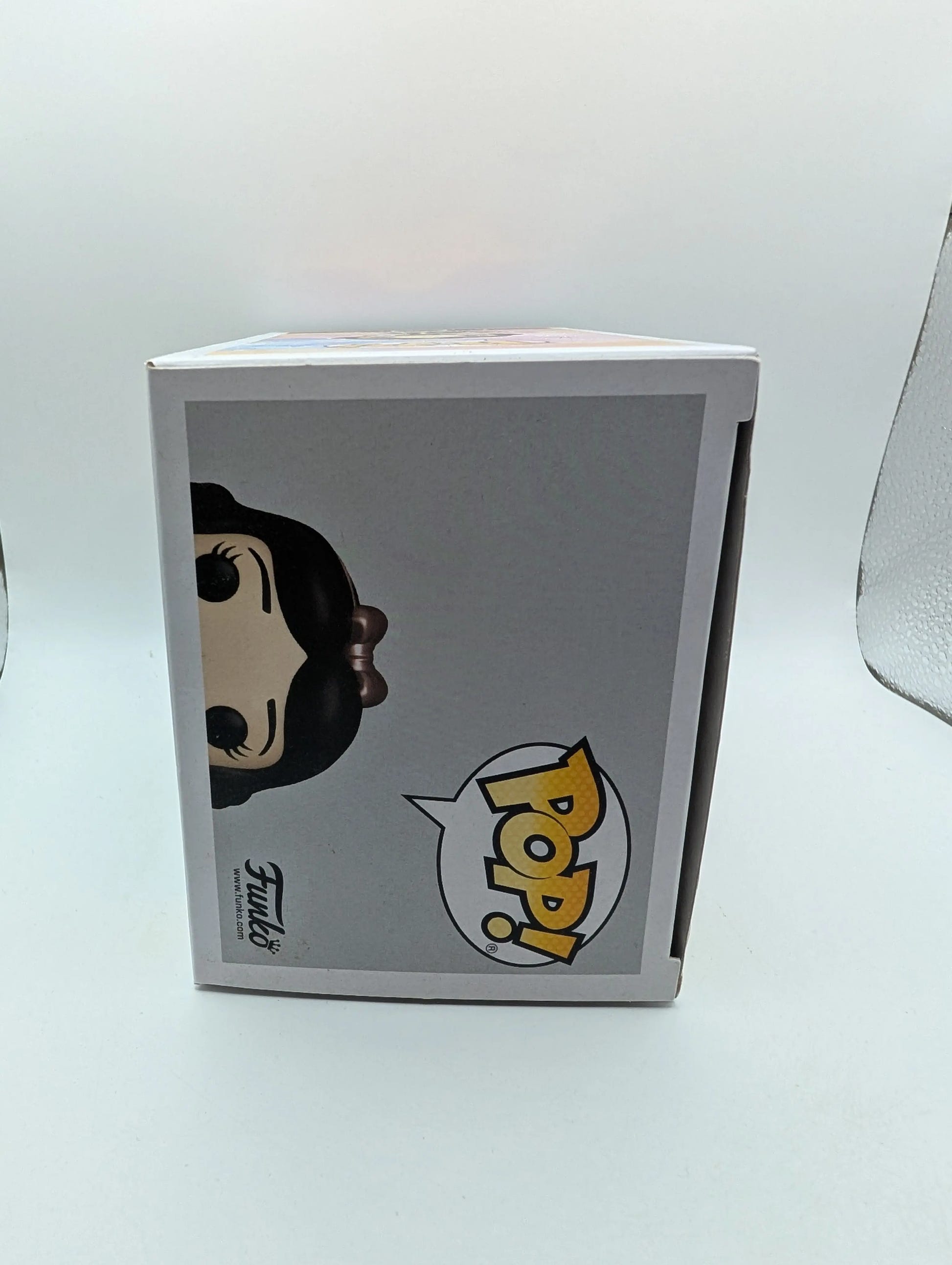 Disney Princess Snow White (with pin) Funko Pop! Vinyl #339 Exclusive FRENLY BRICKS - Open 7 Days image 5