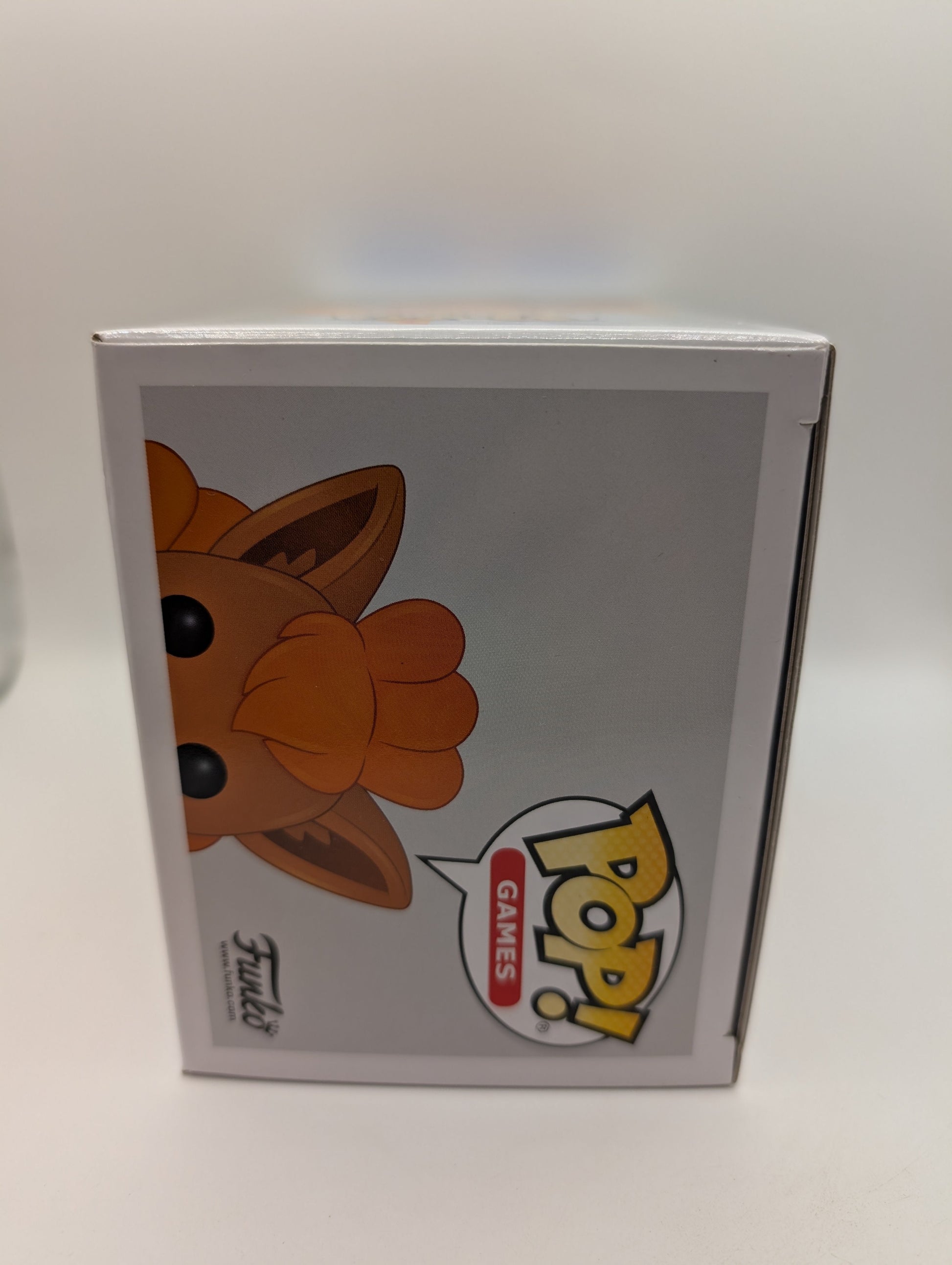 Funko Pop! Pokèmon: #580 VULPIX Flocked VAULTED FRENLY BRICKS - Open 7 Days