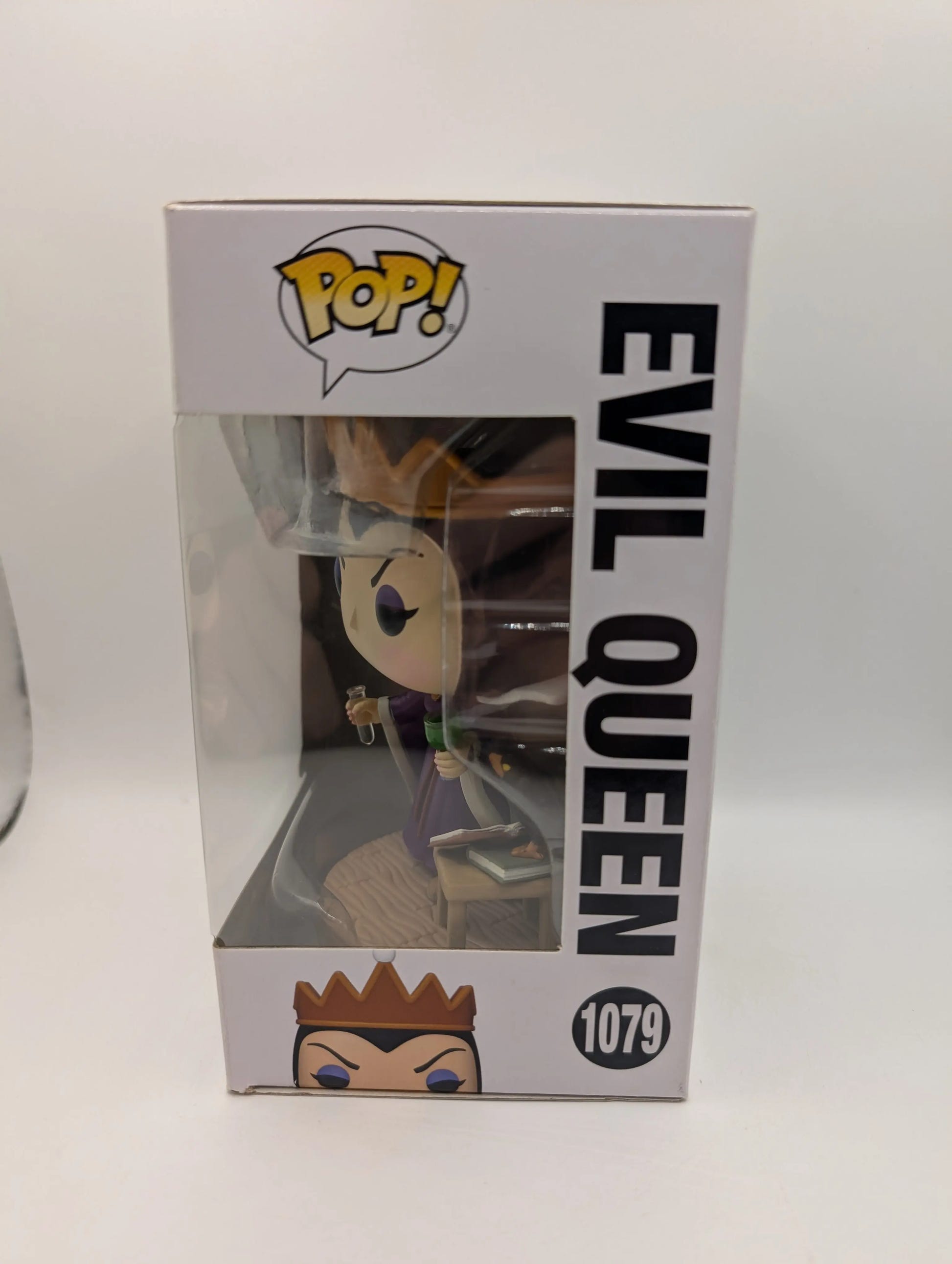Disney Villains - Snow White - Evil Queen Pop! Vinyl Figure #1079 Funko FRENLY BRICKS - Open 7 Days image 5