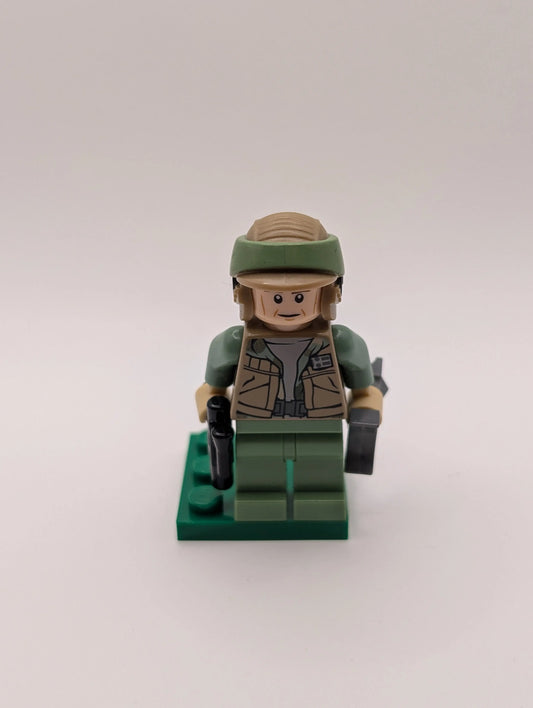 LEGO Star Wars Endor Rebel Commando minifig 9489 FRENLY BRICKS - Open 7 Days