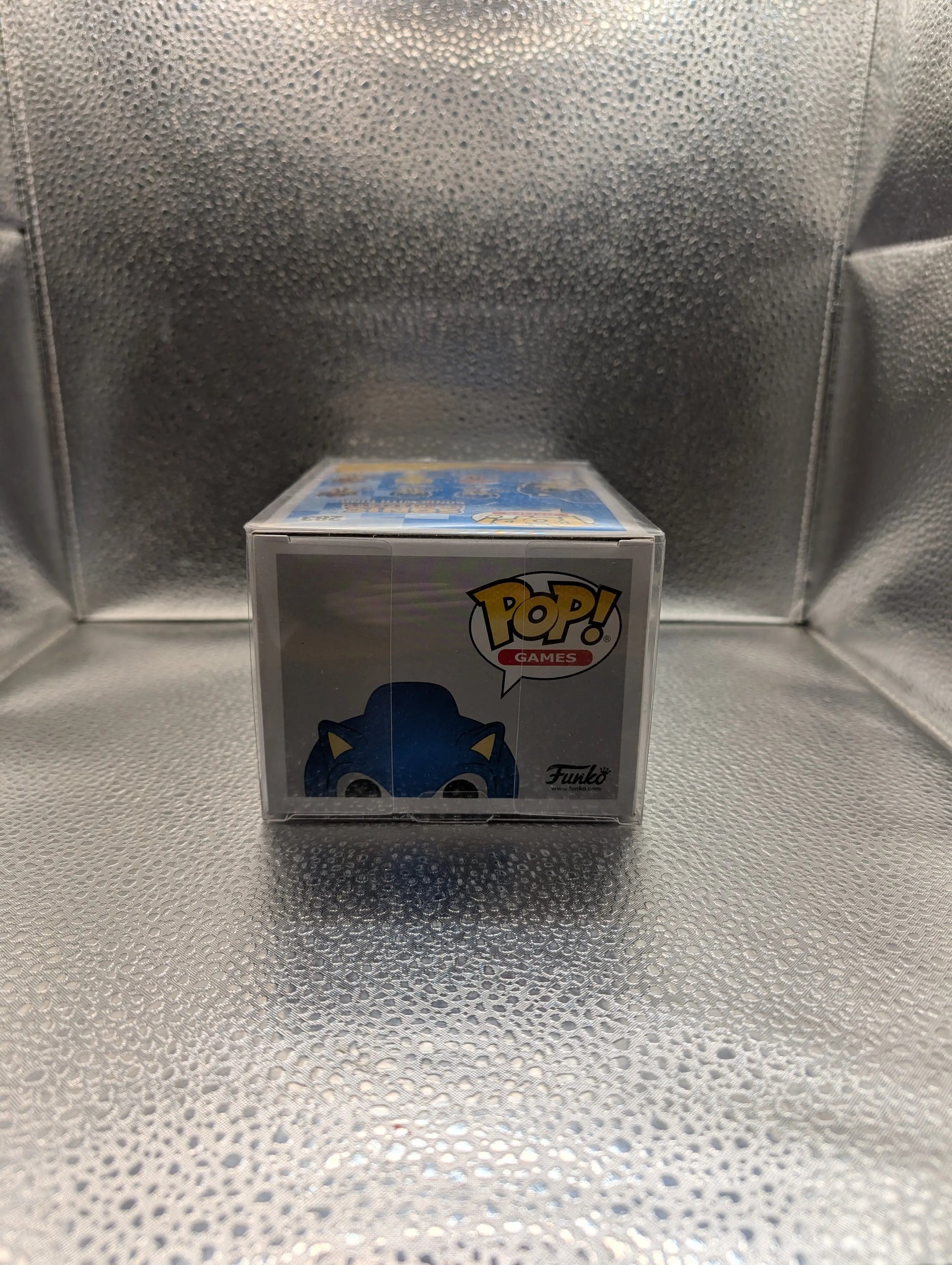 FUNKO Pop Vinyl Sonic With Ring #283 FRENLY BRICKS - Open 7 Days