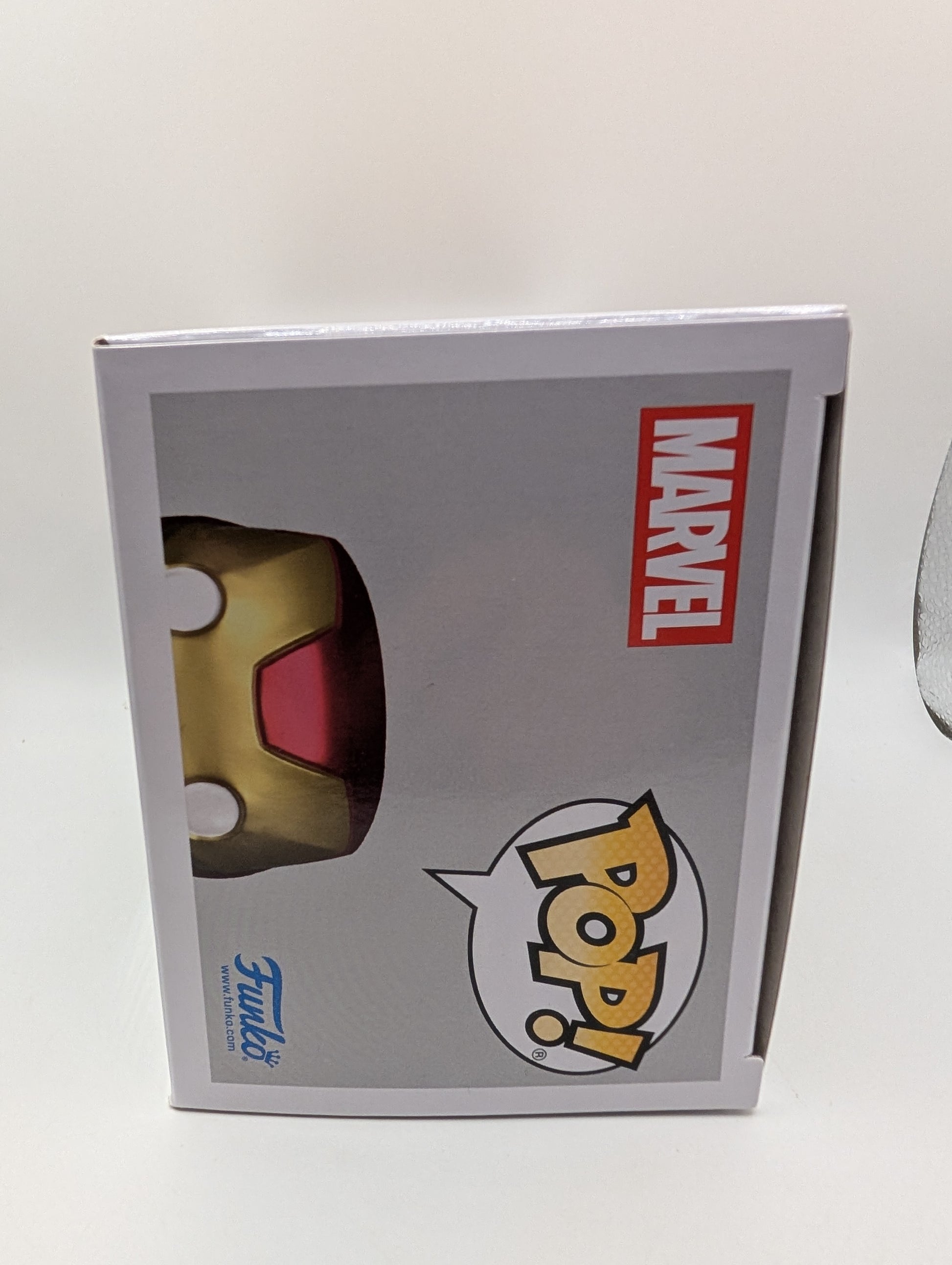 Funko Avengers Endgame Iron Man Beams Glow In The Dark Pop! Vinyl Figure #1555