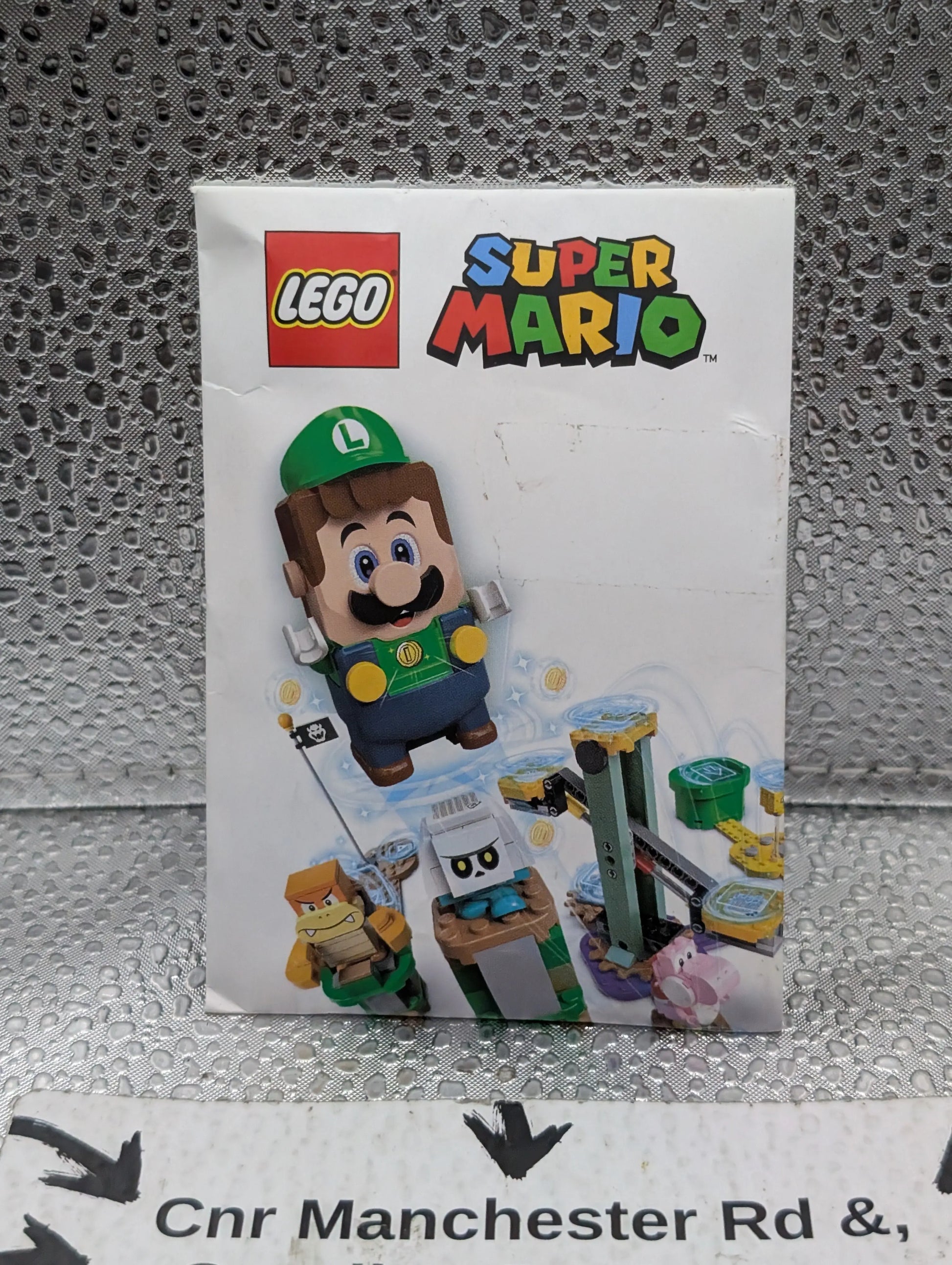 LEGO Luigi Collectable Super Mario VIP Keychain FRENLY BRICKS - Open 7 Days