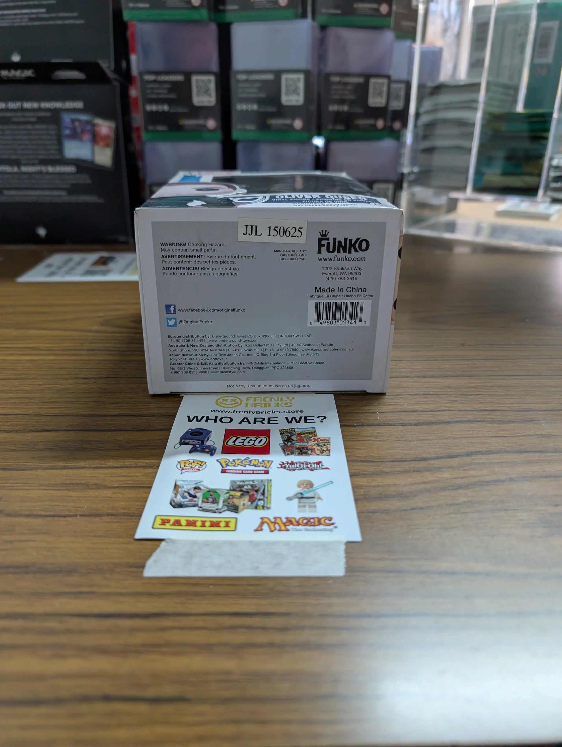 FUNKO Pop Vinyl Oliver Queen #206 FRENLY BRICKS - Open 7 Days