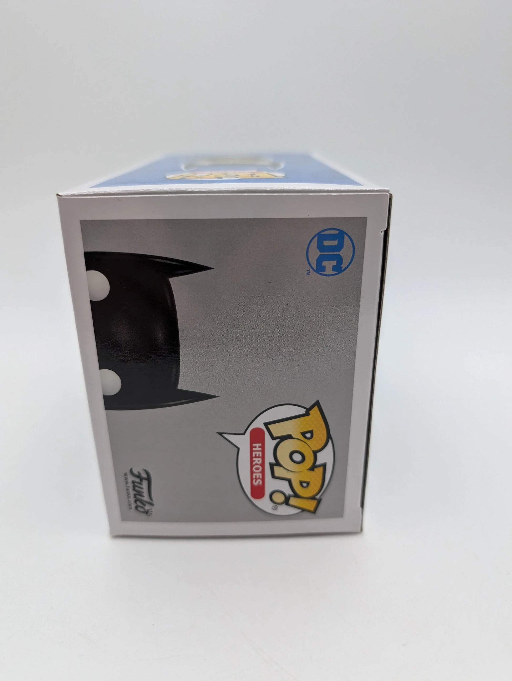Funko POP! DC Comics Vinyl Figure - BATMAN (Black Chrome) #144 (Exclusive) FRENLY BRICKS - Open 7 Days