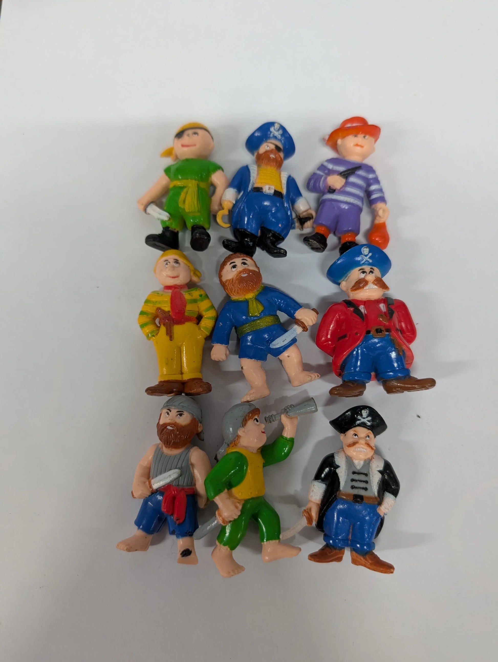 VINTAGE SOMA 1980s PIRATE MINI FIGURES LOT of 9 Pirates Small FRENLY BRICKS - Open 7 Days