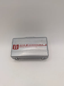 2004 WAYNE ENTERPRISES Dark Knight BATMAN 3" Toy Suitcase Accessory - Complete A