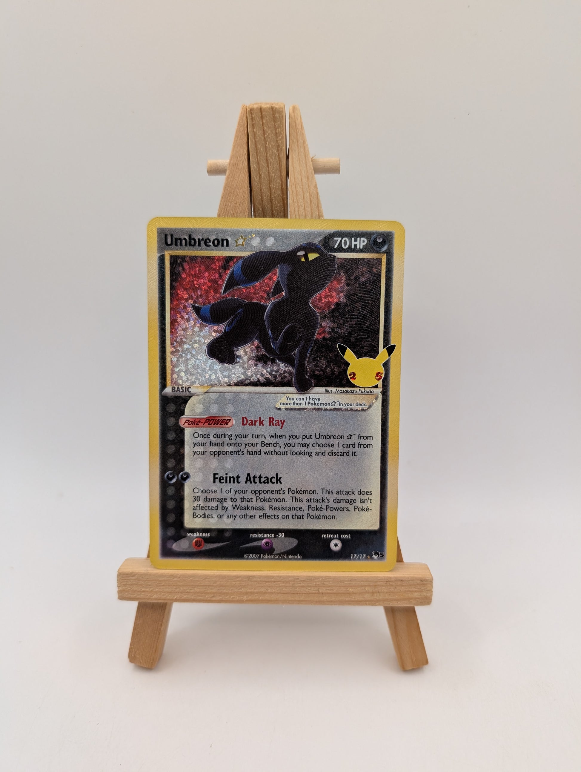 Umbreon Gold Star 17/17 Pokemon TCG Celebrations Classic Collection