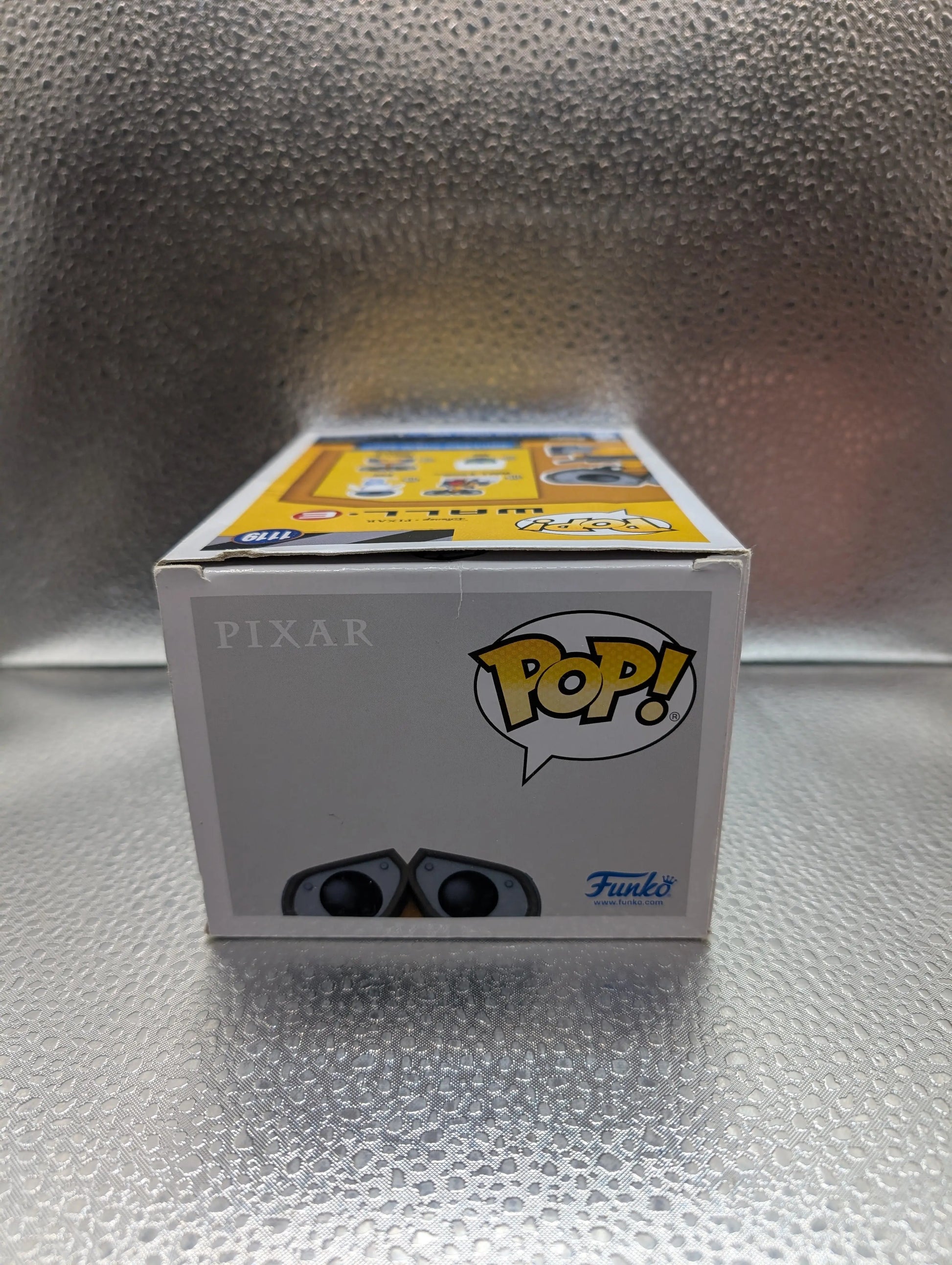 FUNKO Pop Vinyl Charging WALL-E #1119 FRENLY BRICKS - Open 7 Days