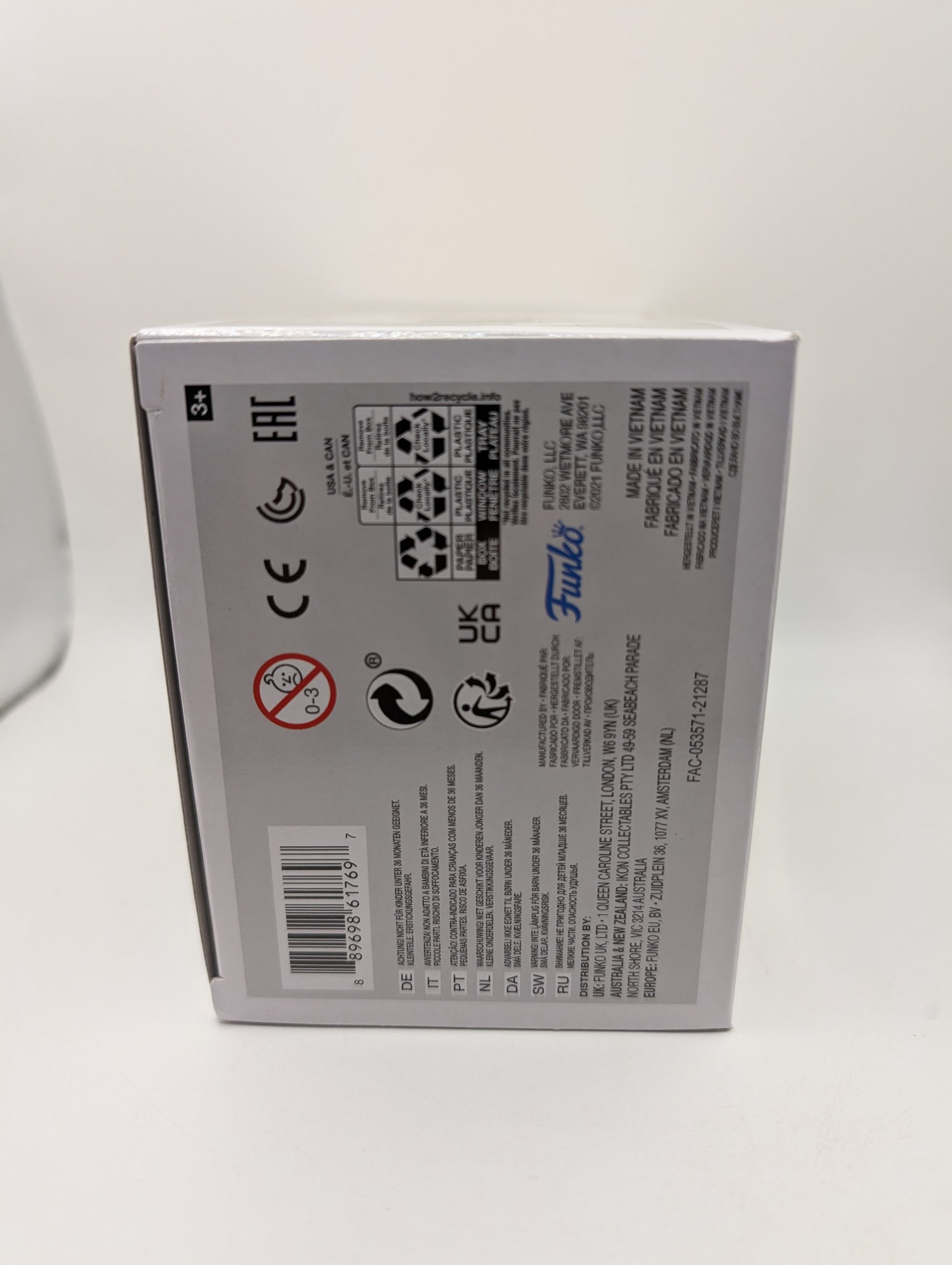 Funko Pop! Vinyl: Star Wars - Luke Skywalker with Grogu #482