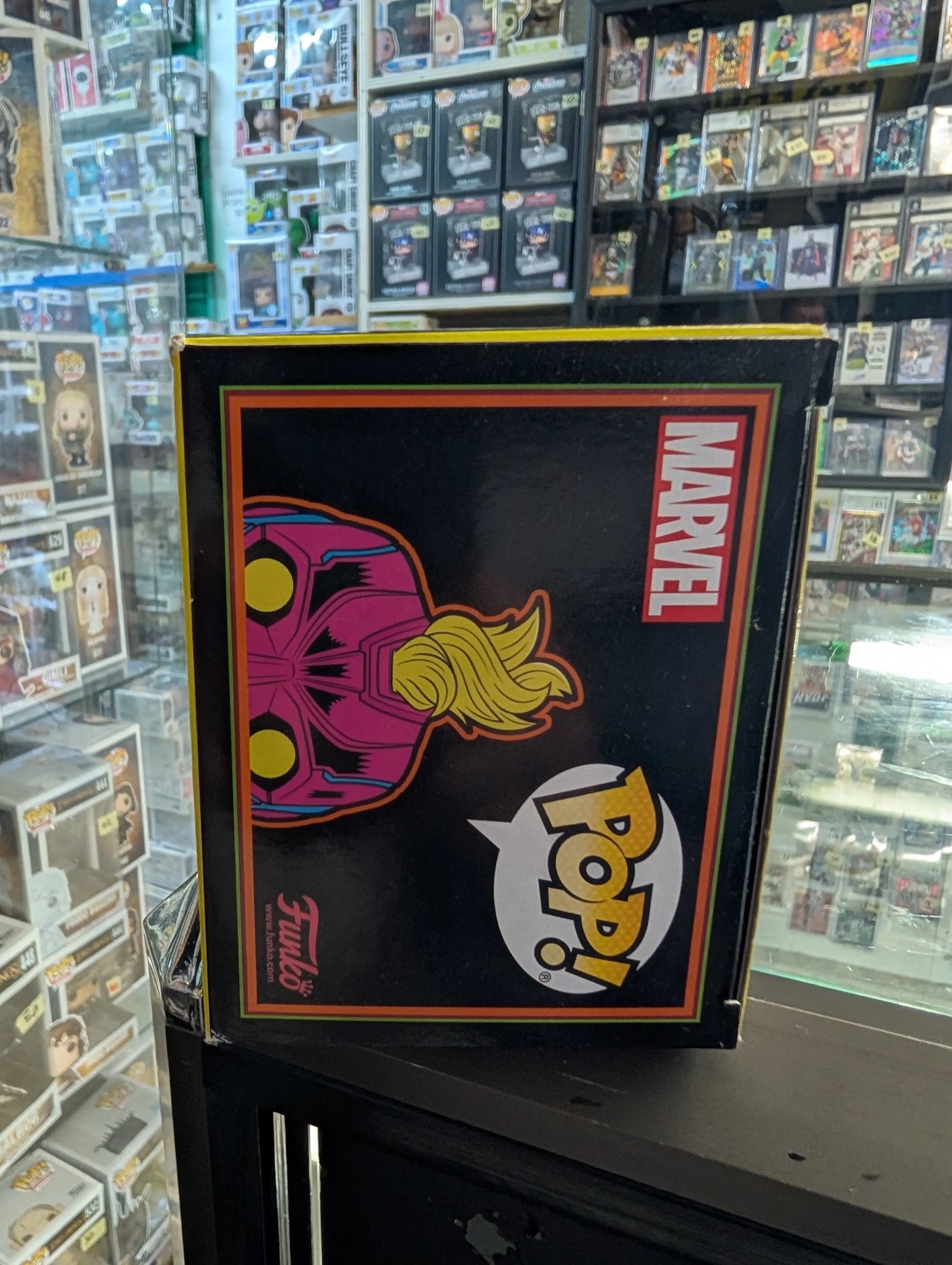 Funko Pop! Captain Marvel - Captain Marvel Special Edt. Vinyl 908 FRENLY BRICKS - Open 7 Days
