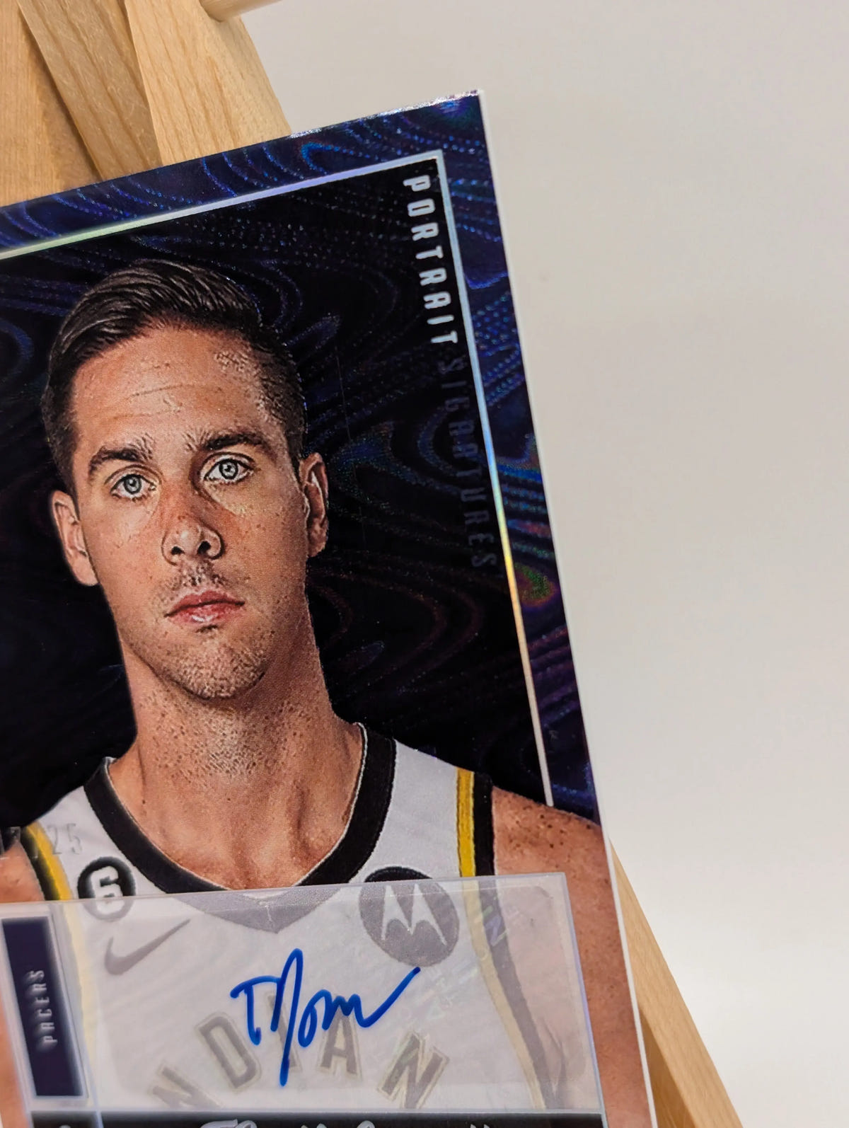 2022-23 Panini Chronicles Luminance TJ McConnell /25 Auto Portrait FRENLY BRICKS - Open 7 Days image 4