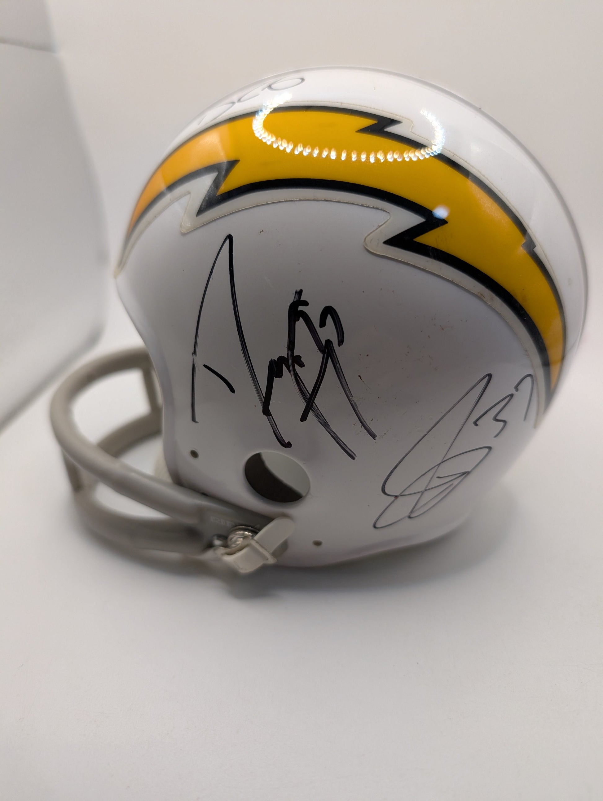 Mini-Helmet: SIGNER DARRELL STUCKEY Rookiegraph Auto Chargers NFL Multi Auto FRENLY BRICKS - Open 7 Days