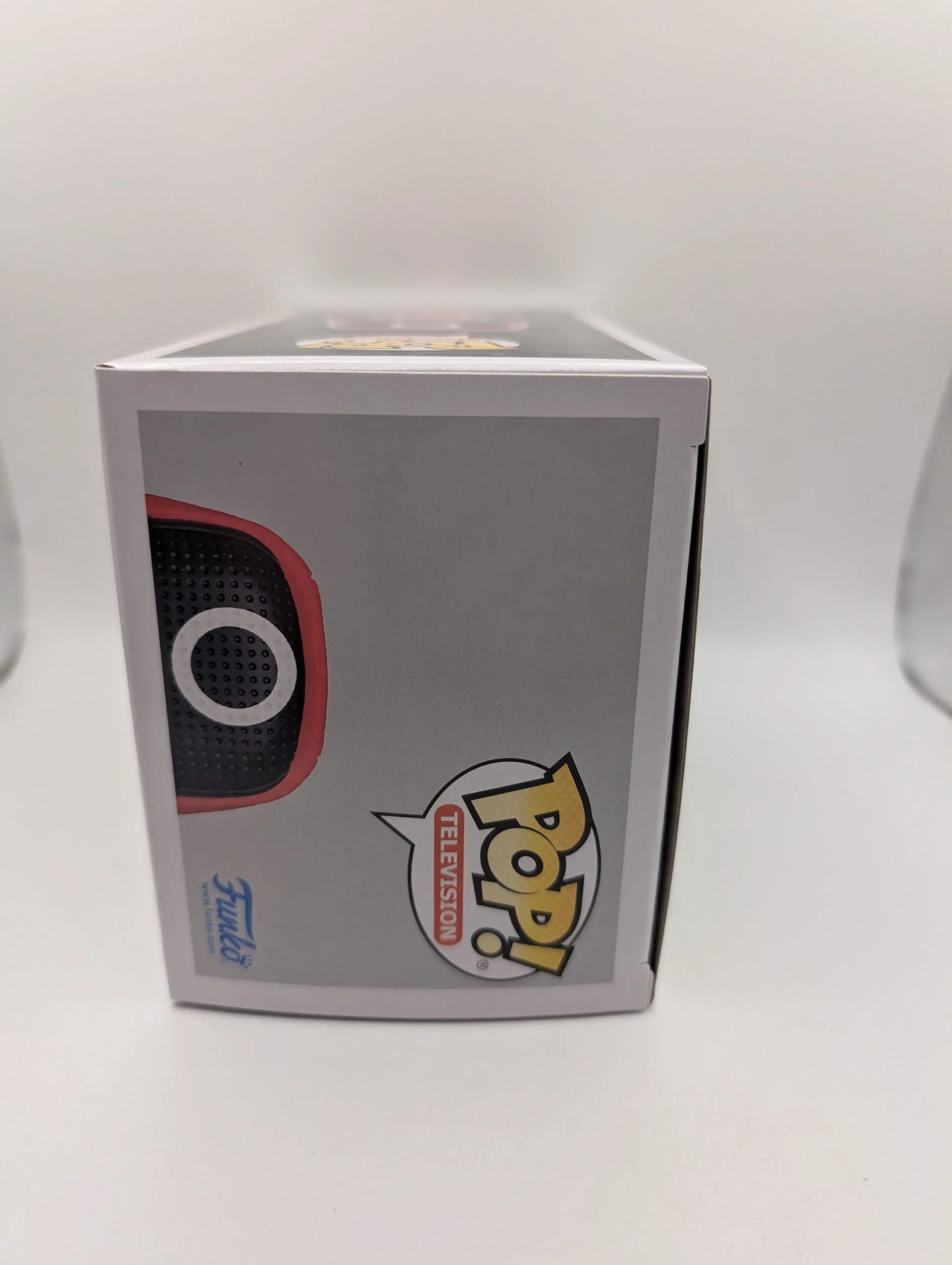 Funko Pop! Vinyl - Squid Game - Red Soldier (Circle Mask) Masked Worker #1226 FRENLY BRICKS - Open 7 Days image 5