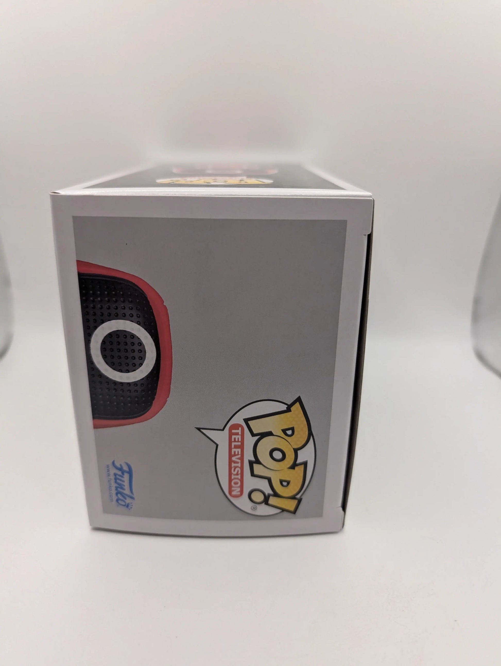 Funko Pop! Vinyl - Squid Game - Red Soldier (Circle Mask) Masked Worker #1226 FRENLY BRICKS - Open 7 Days