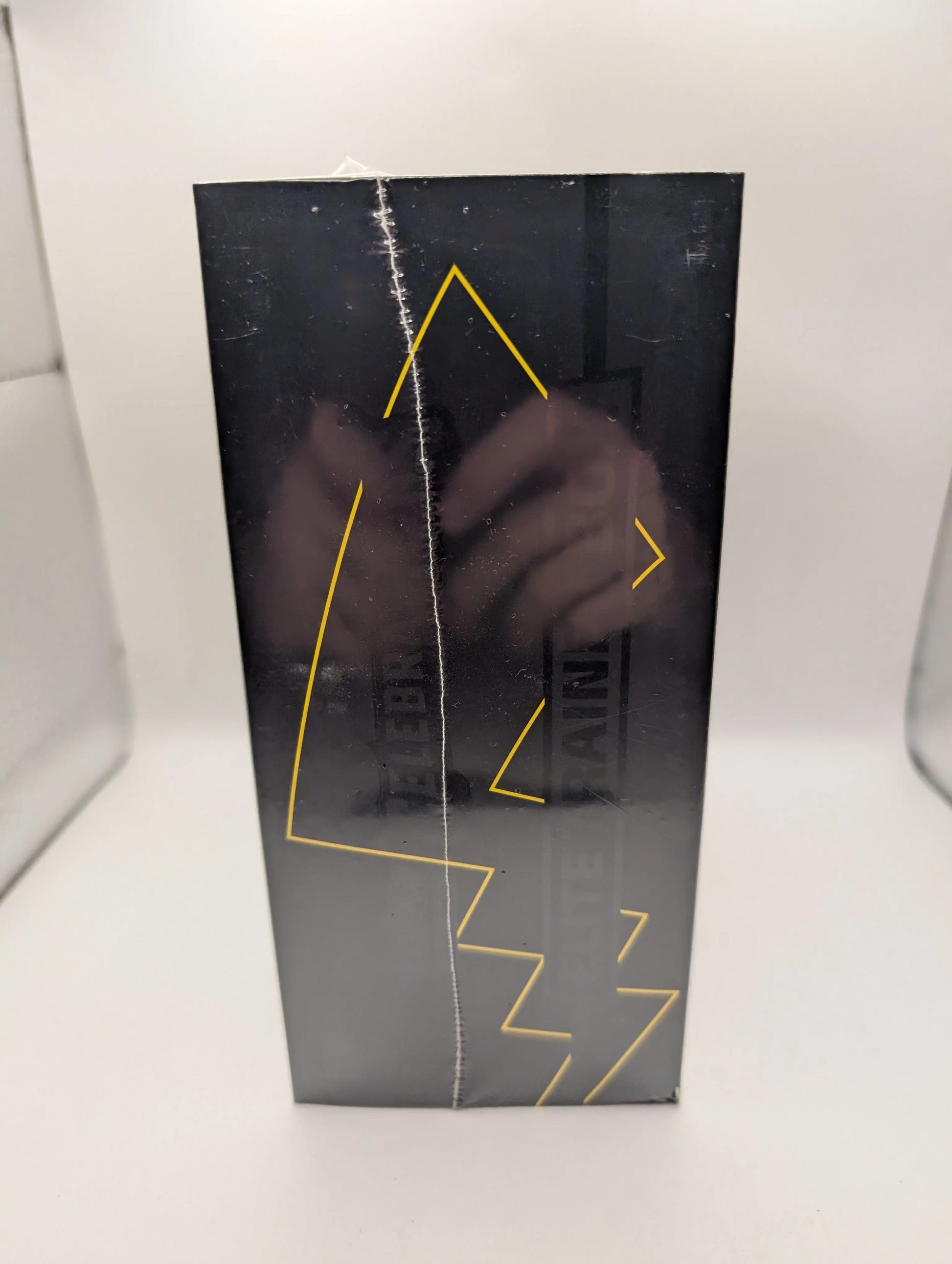 Pokémon TCG - Celebrations Elite Trainer Box ETB - NEW Factory SEALED English, photo 6 image 6